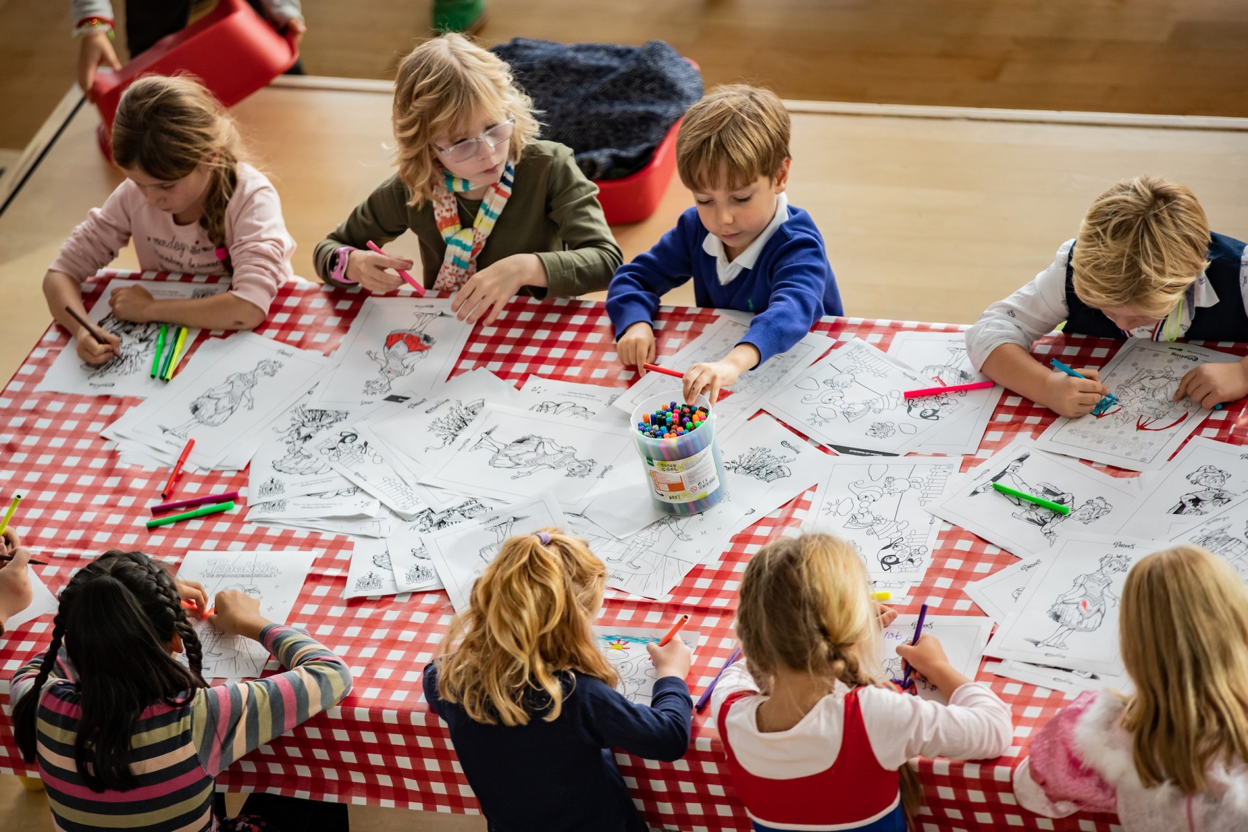 Feestelijke tourneestart Sprookjessprokkelaar