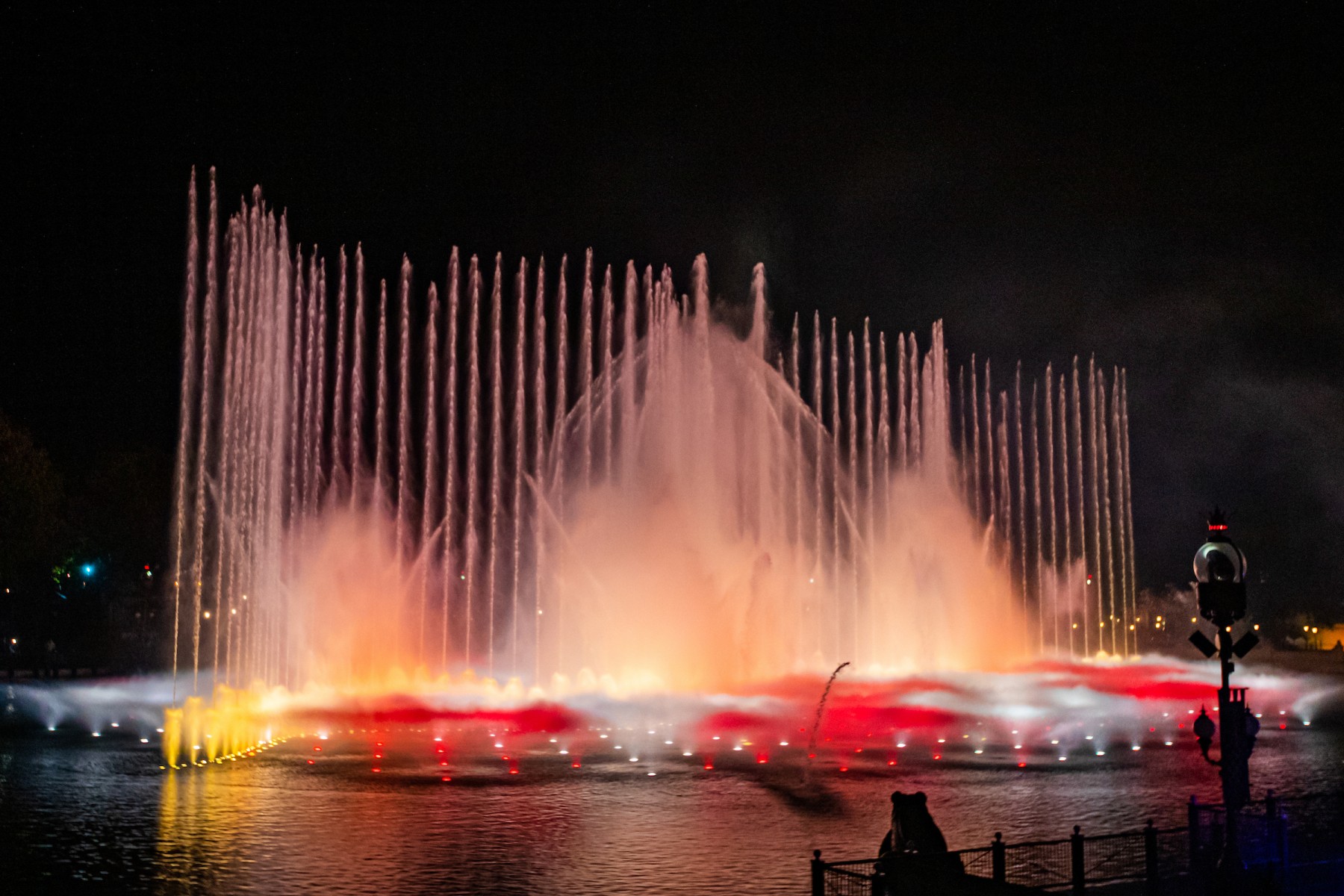 Efteling - Aquanura met een zachte G - Brabantse vlag
