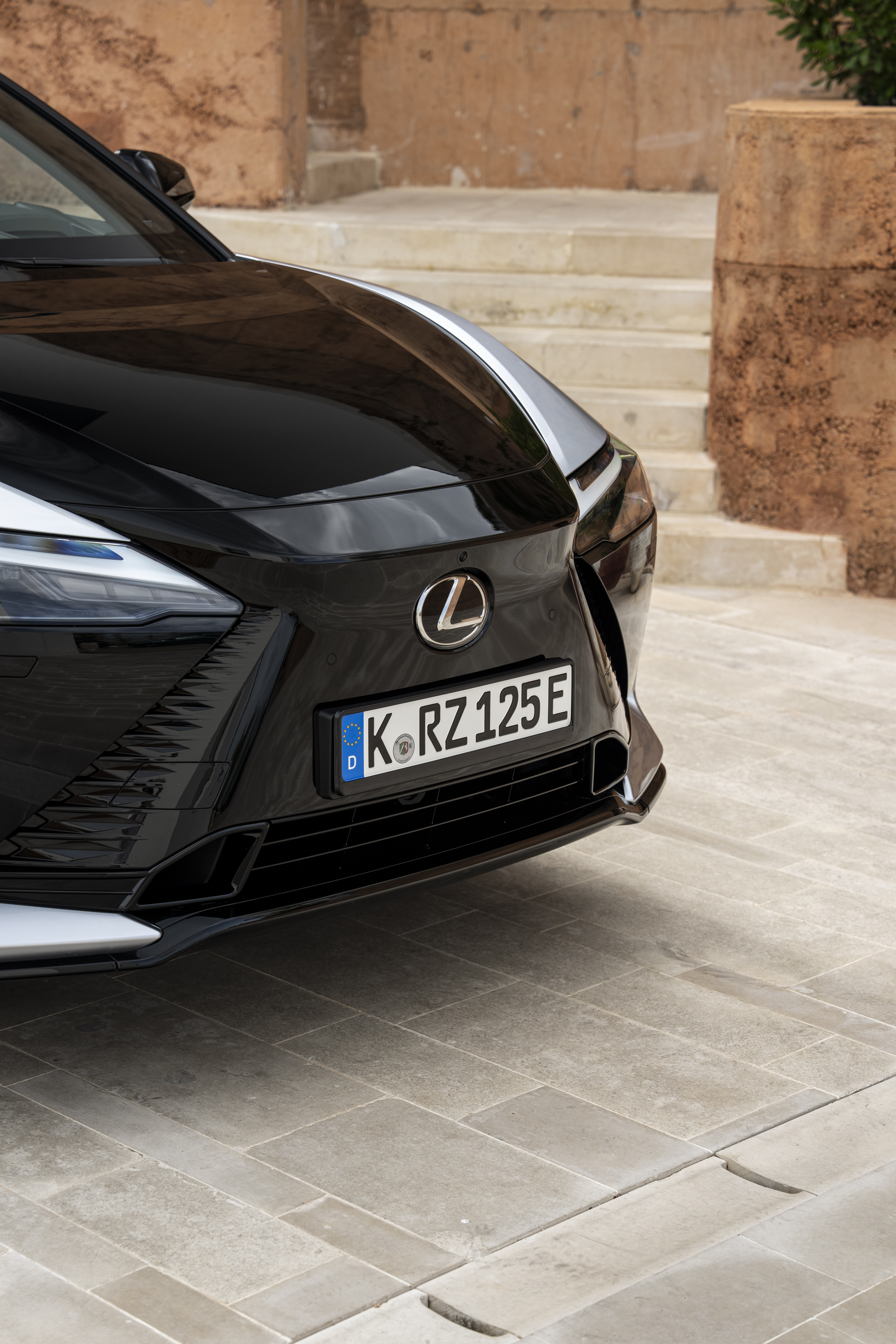 Uxv Rz THE NEW LEXUS RZ: MORE POWER, EFFICIENCY AND DRIVING REWARDS