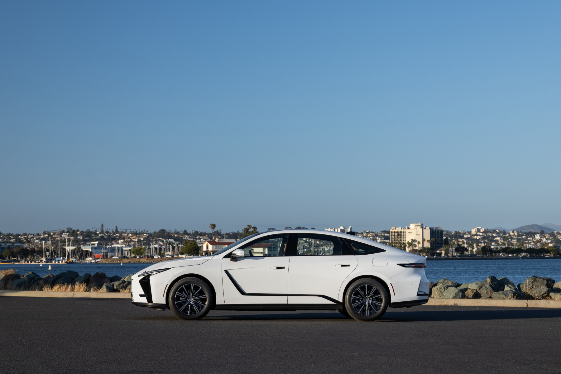 All-new Lexus ES shown in profile