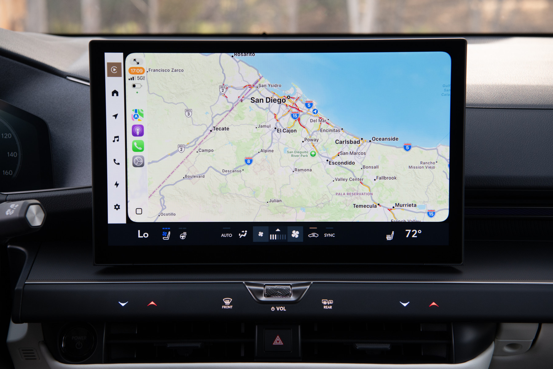Lexus Interface 14-inch touchscreen in the all-new Lexus ES