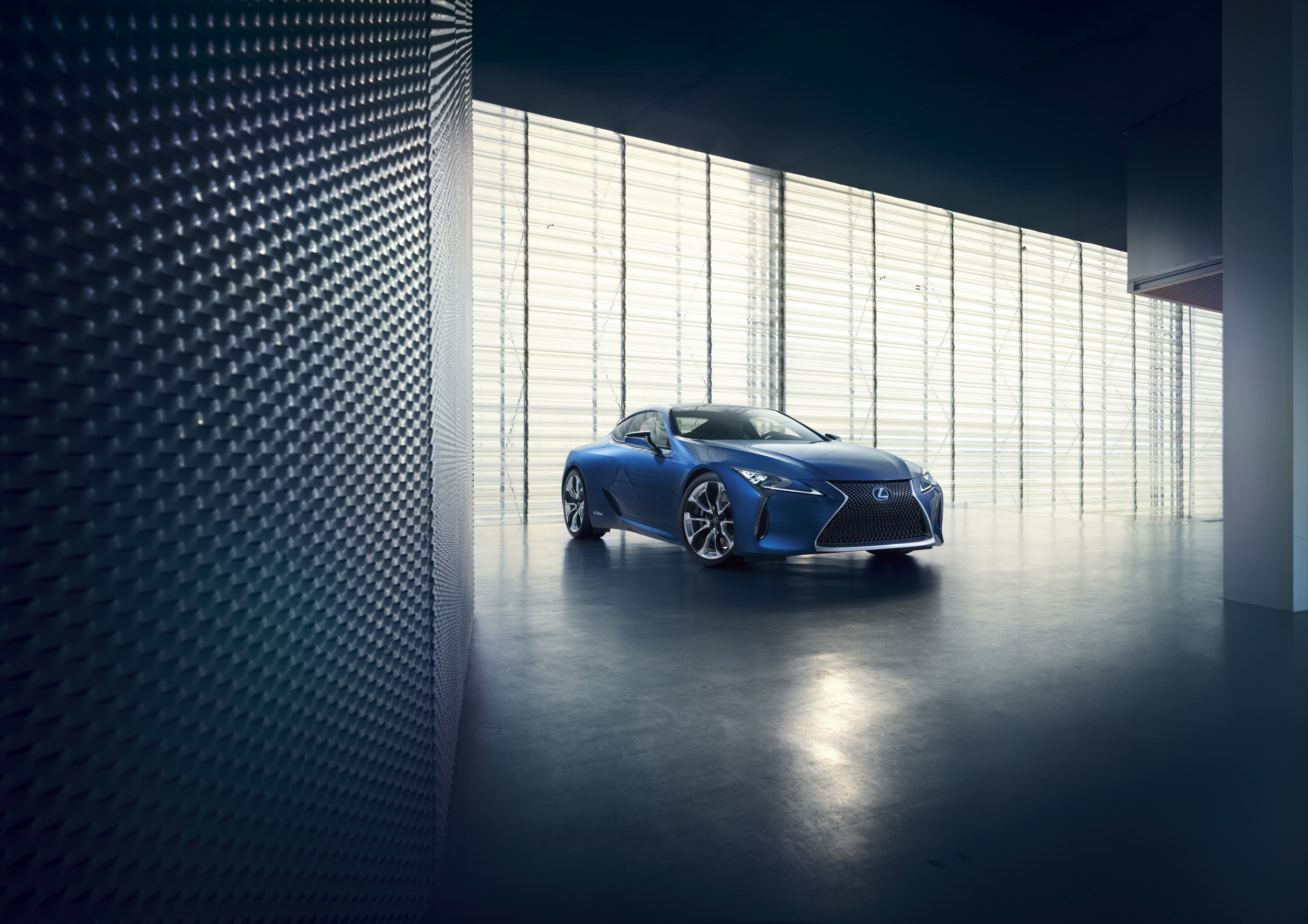 NATURE’S BRILLANCE CAPTURED NEW LEXUS STRUCTURAL BLUE