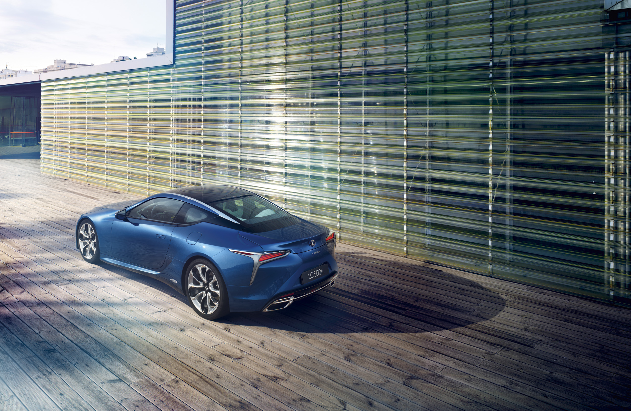 NATURE’S BRILLANCE CAPTURED NEW LEXUS STRUCTURAL BLUE
