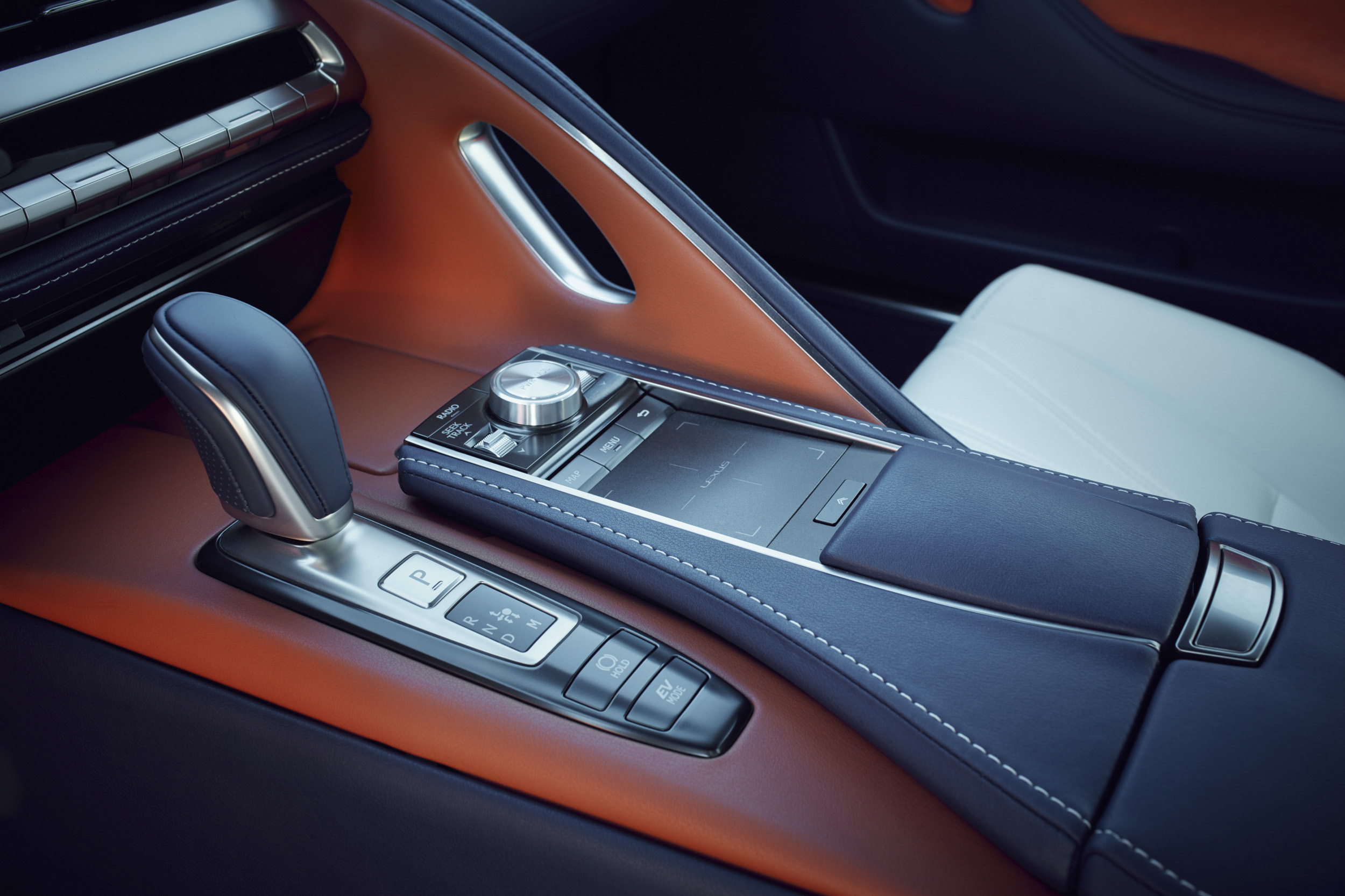 NATURE’S BRILLANCE CAPTURED NEW LEXUS STRUCTURAL BLUE