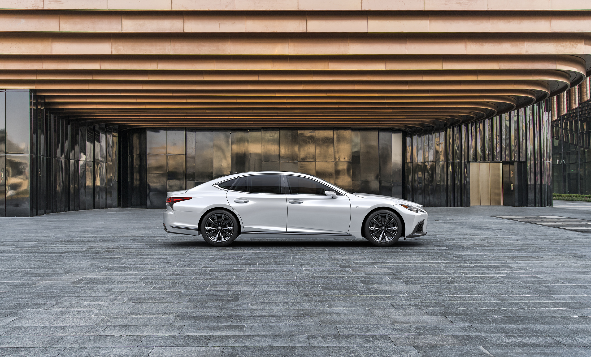 EUROPEAN PREMIERE OF THE NEW LEXUS LS