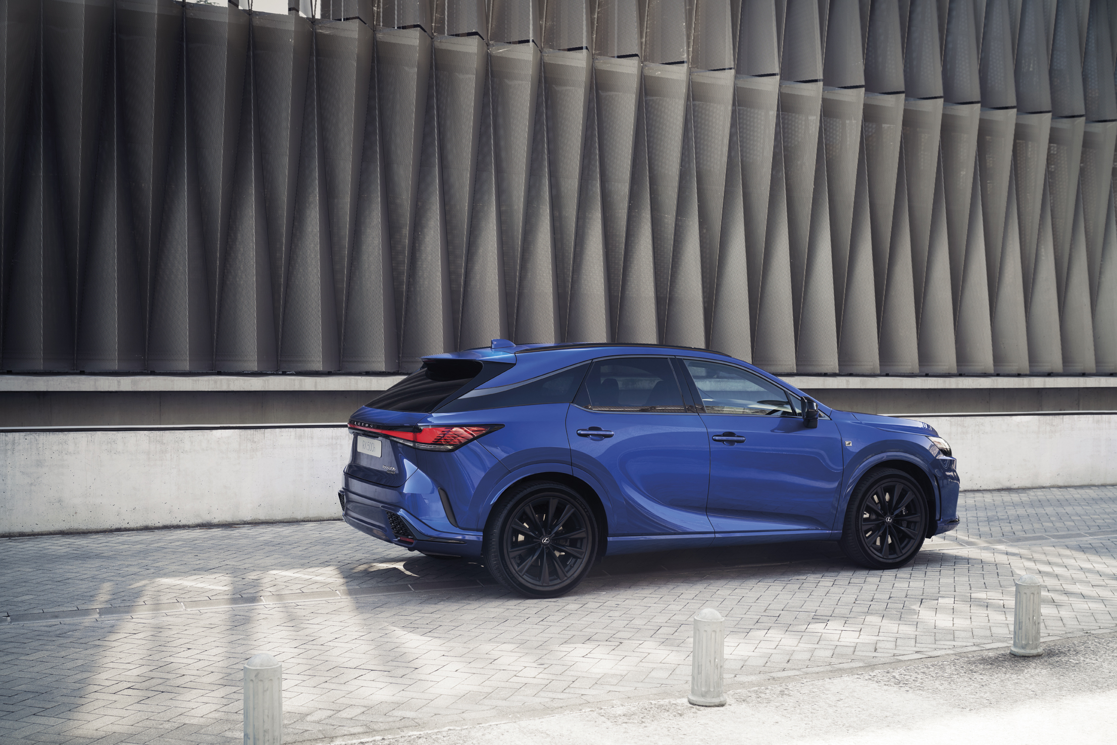 HYBRID ELECTRIC WITH A PERFORMANCE EDGE: THE ALL-NEW RX 500h