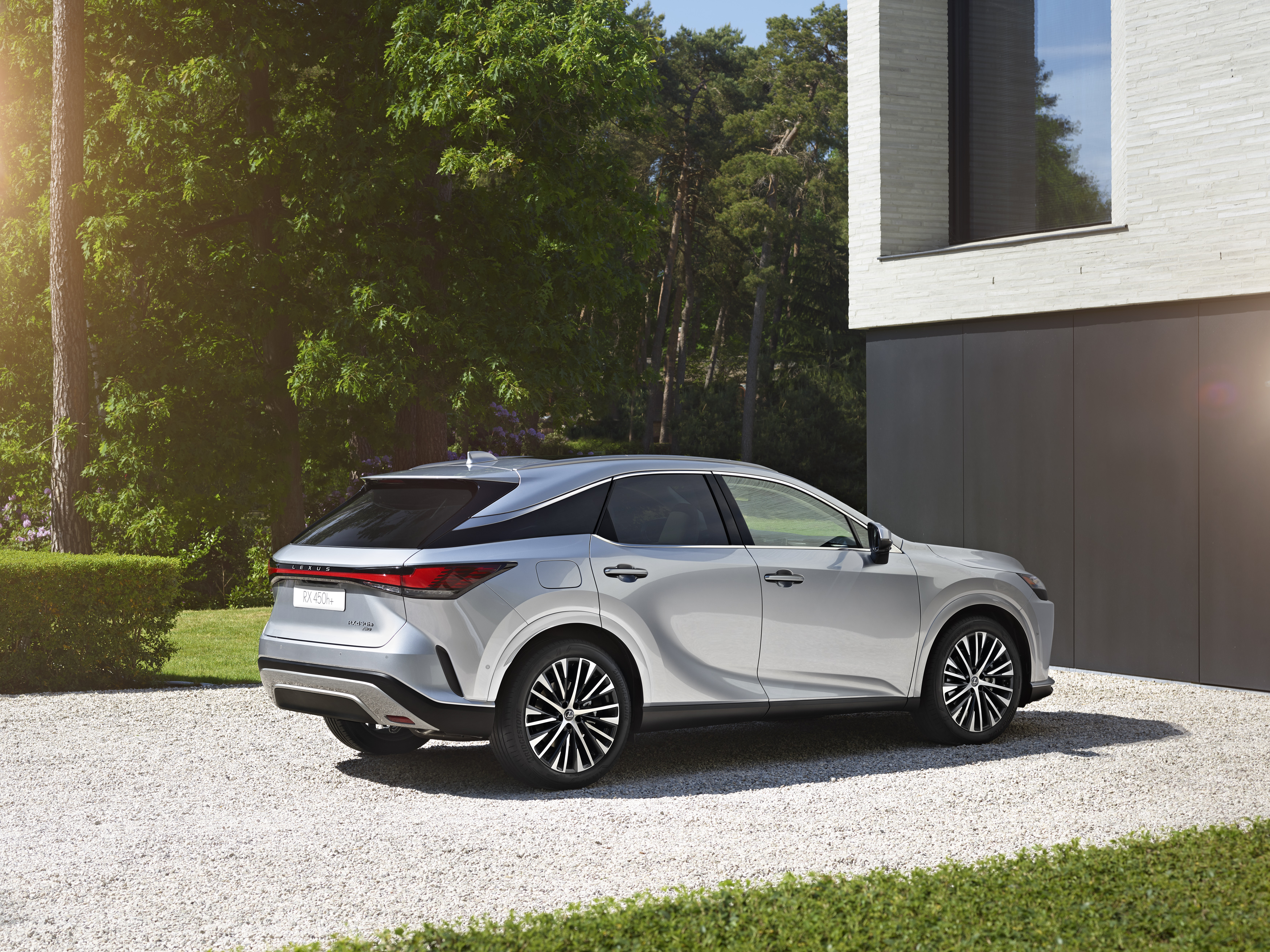 GO FURTHER, DO MORE WITH THE ALL-NEW LEXUS RX 450h+ PLUG-IN HYBRID ELECTRIC