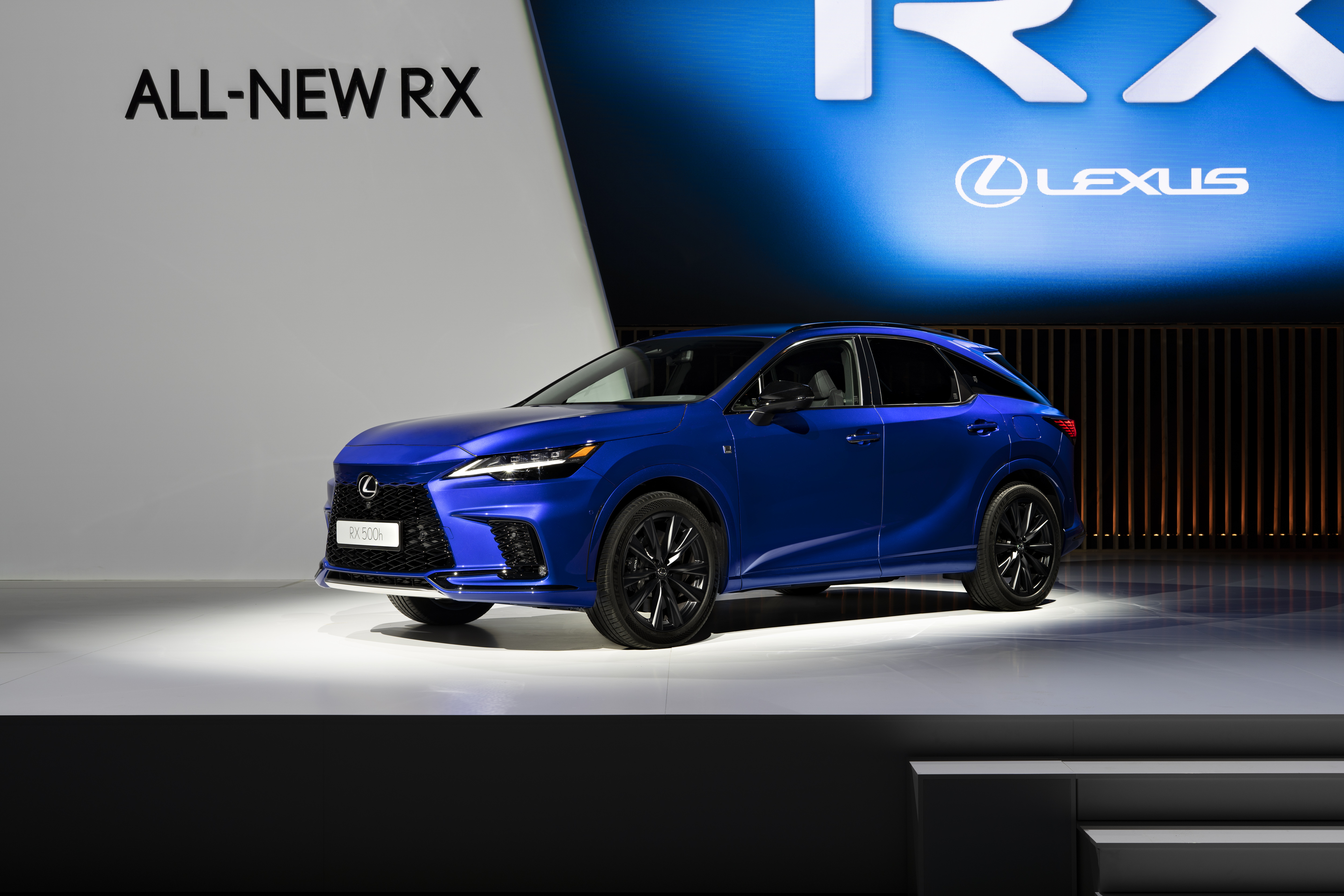 ANTEPRIMA MONDIALE DEL NUOVO LEXUS RX