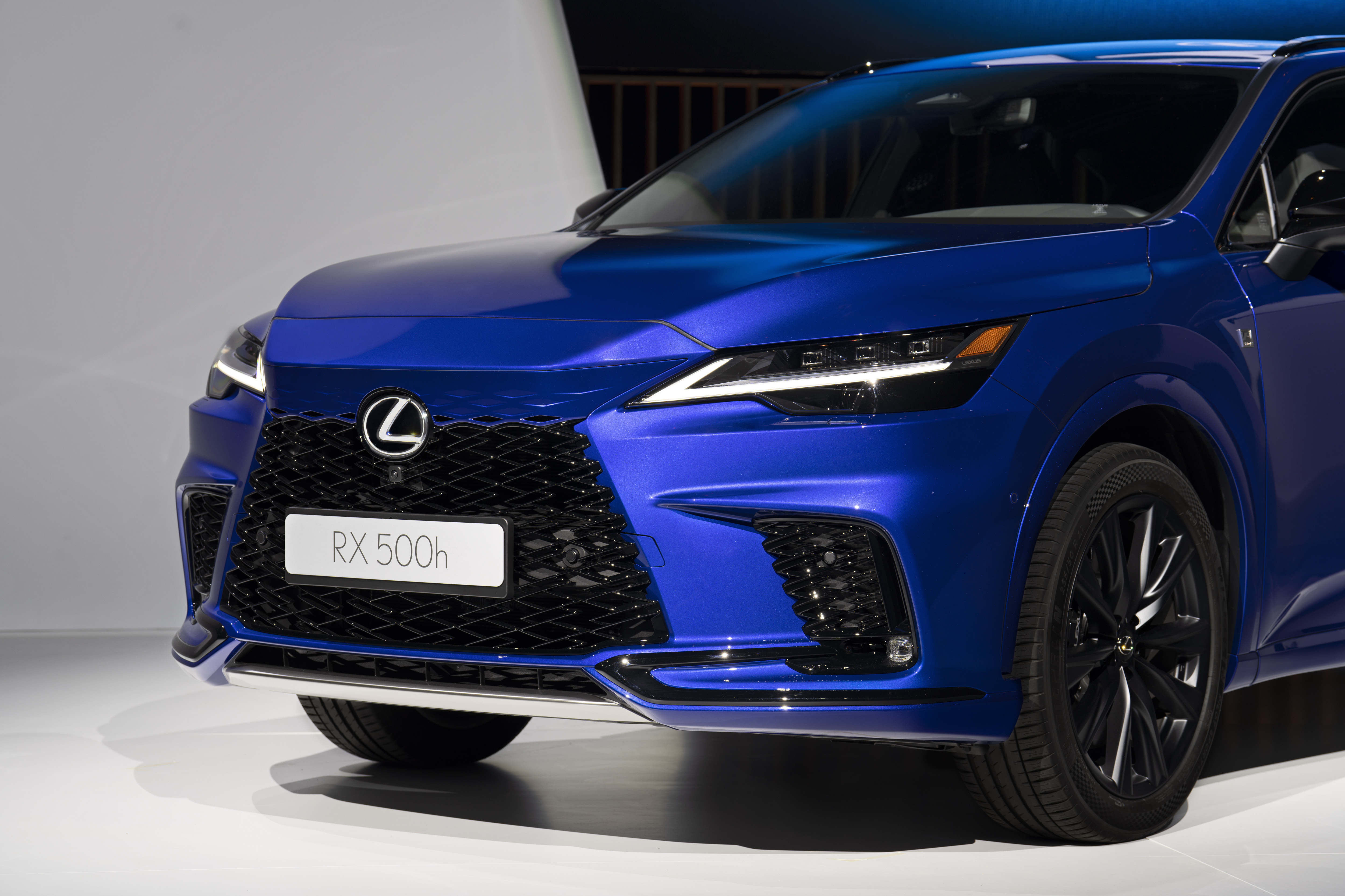 WORLD PREMIERE OF THE ALL-NEW LEXUS RX
