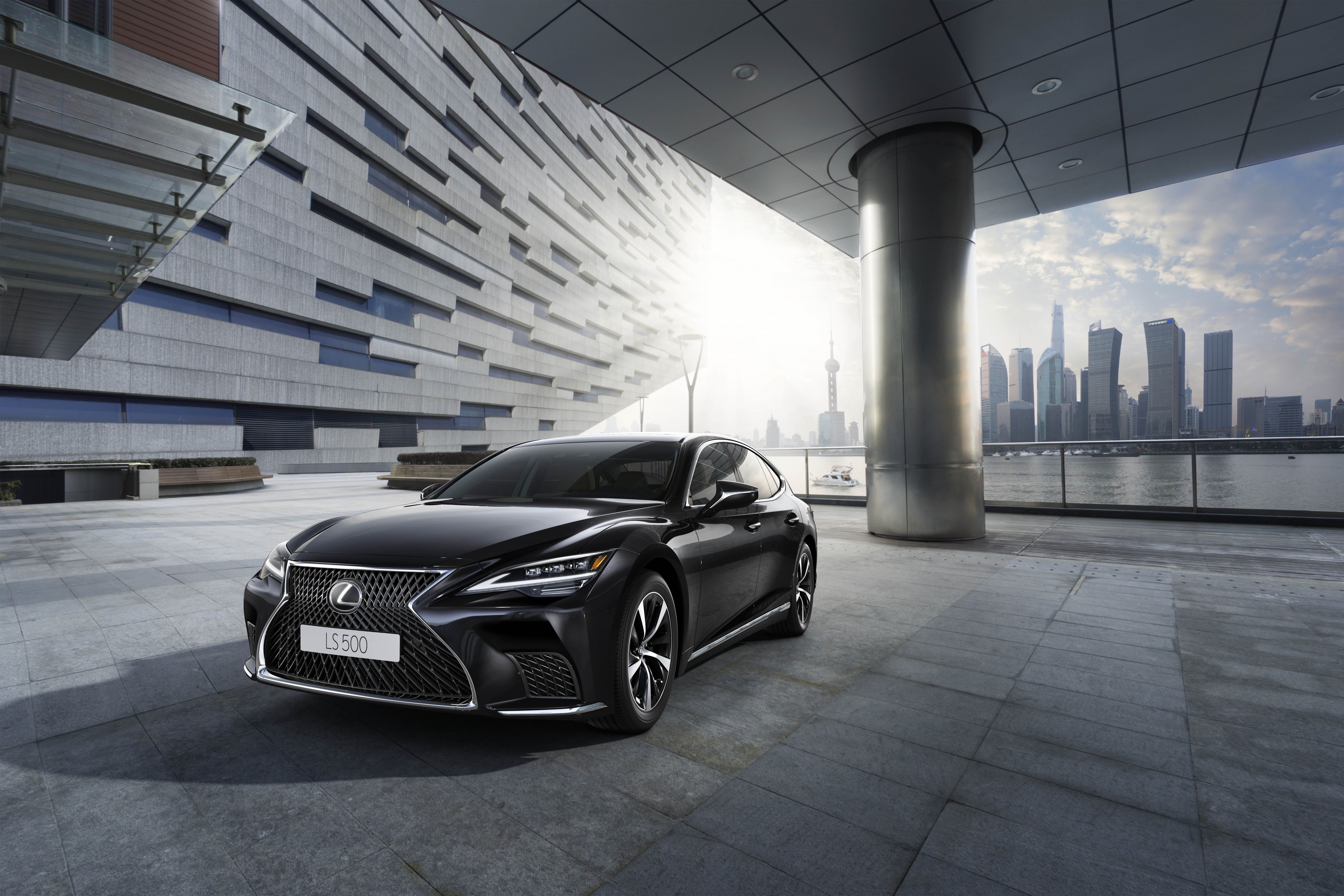 EUROPEAN PREMIERE OF THE NEW LEXUS LS