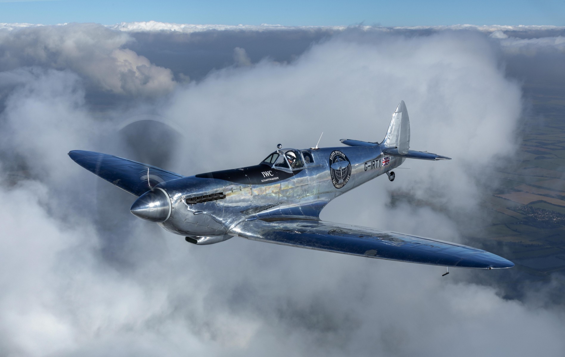 SILVER SPITFIRE RESTORATION OF ICONIC AIRCRAFT COMPLETE