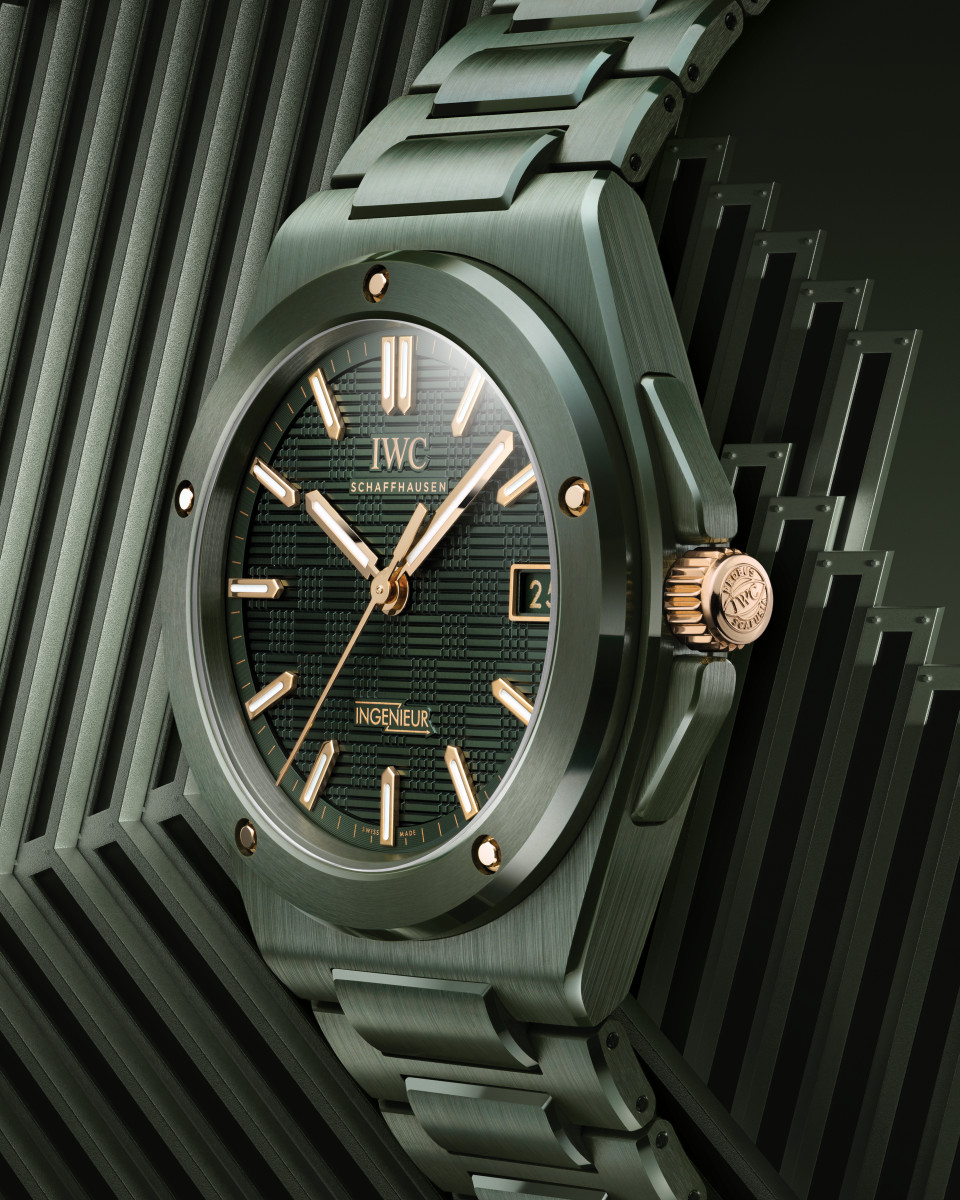 IWCシャフハウゼン、「インヂュニア・オートマティック42に セラミック