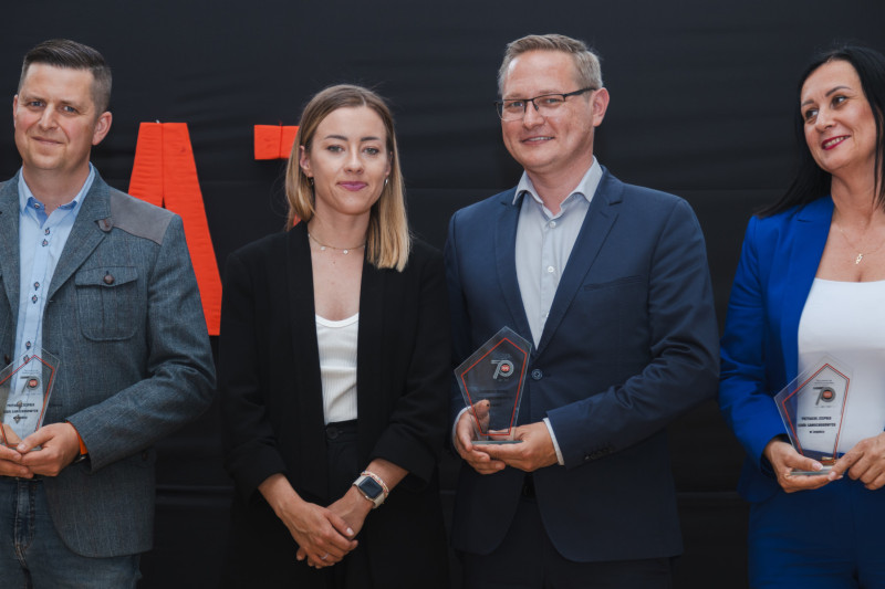 Fabryka Mercedes Benz W Jaworze wi tuje Jubileusz 70 lecia Zespo u fabryka-mercedes-benz-w-jaworze-wi-tuje-jubileusz-70-lecia-zespo-u