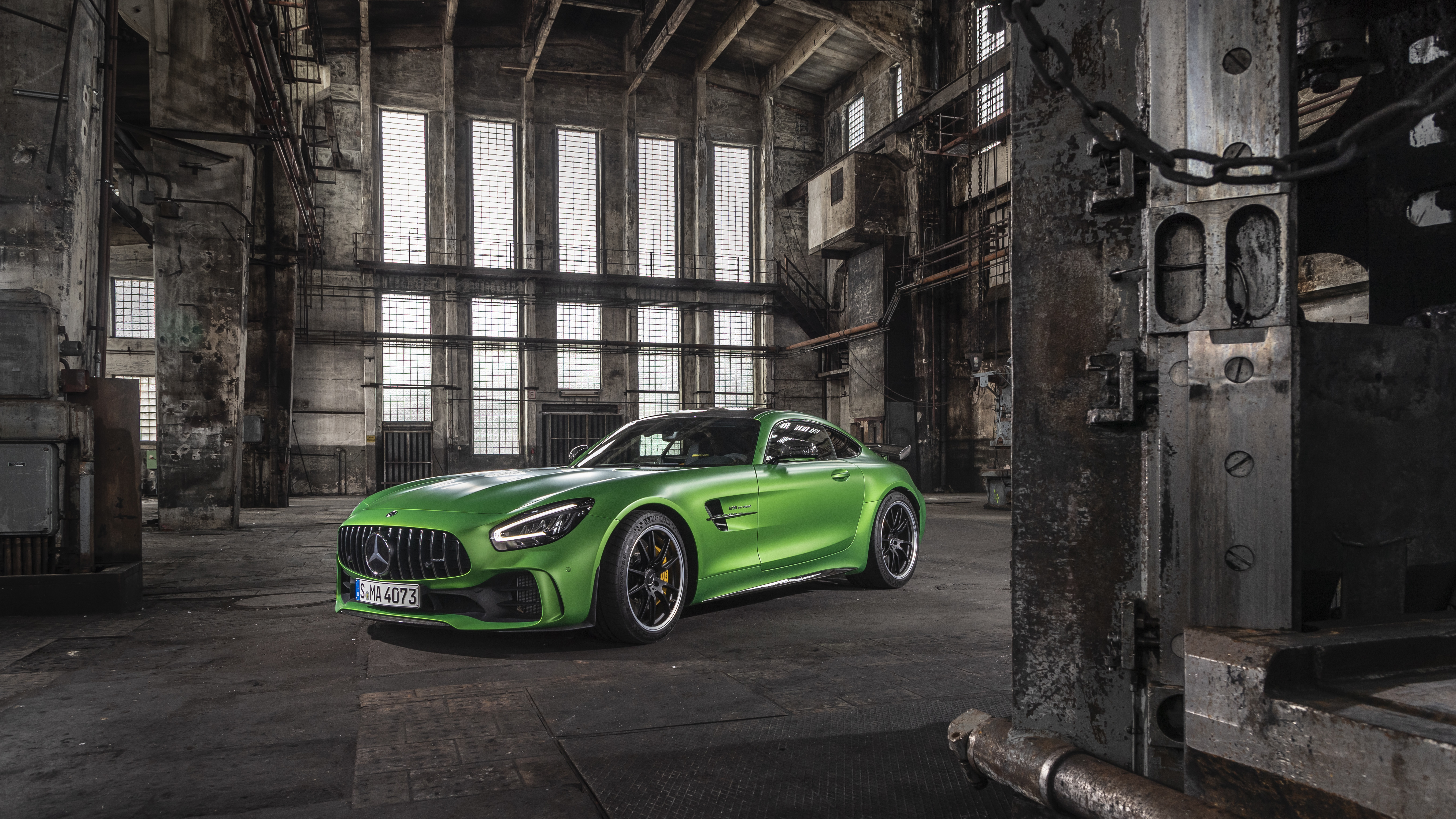 Nowe modele Mercedes-AMG GT oraz AMG GT R PRO