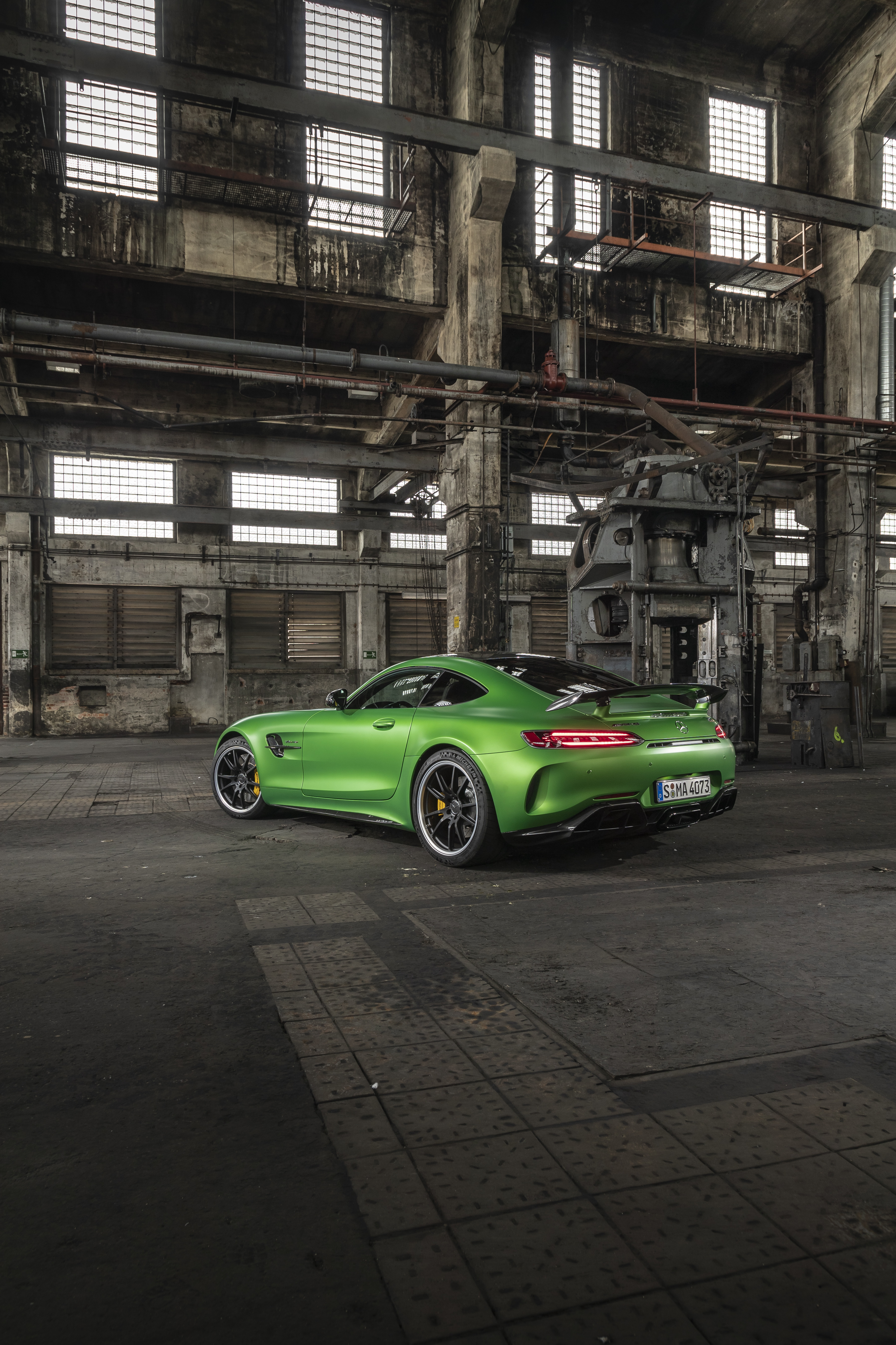 Nowe modele Mercedes-AMG GT oraz AMG GT R PRO