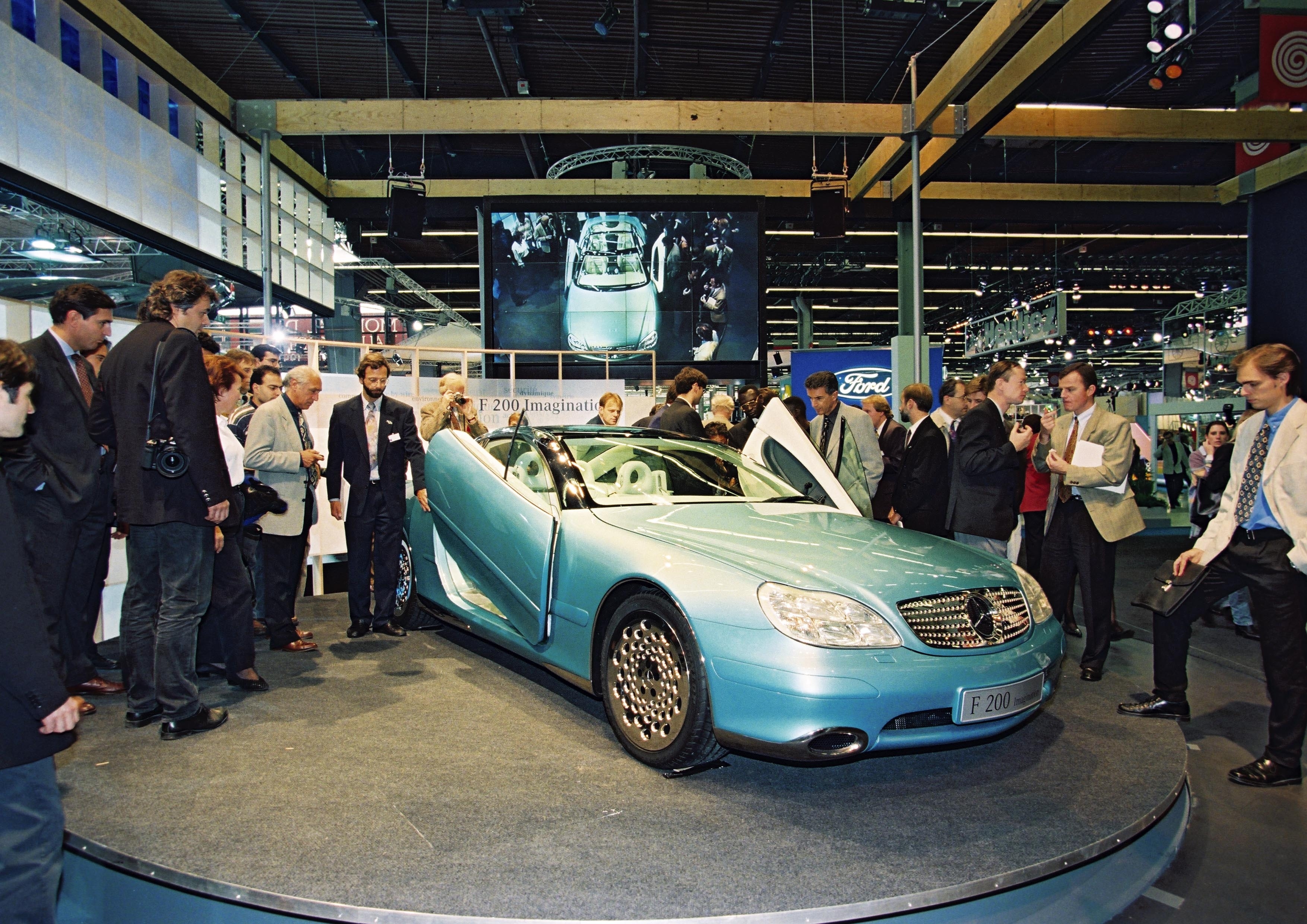 Przyszłość o jeden krok bliżej: Mercedes-Benz F 200 Imagination z 1996 r.