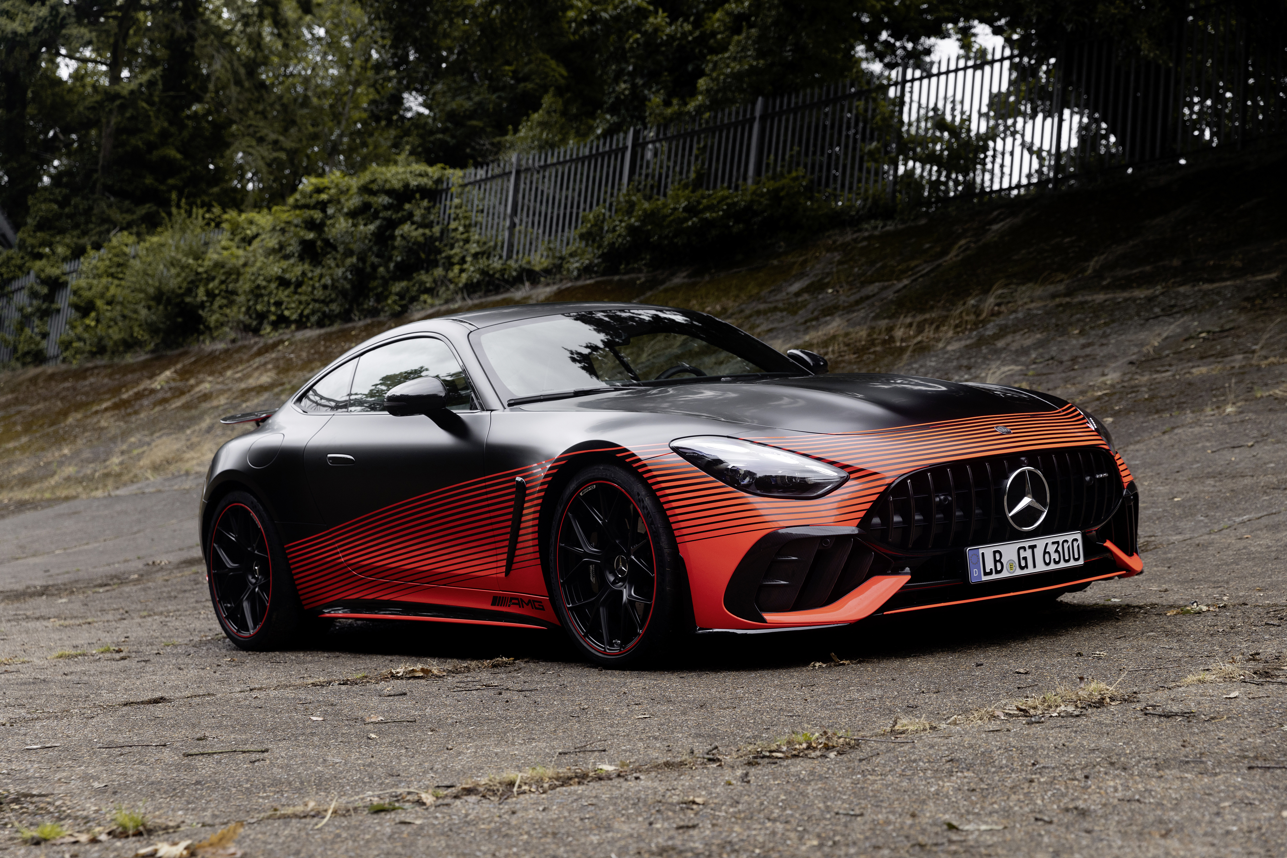 Nowy Mercedes-AMG GT 63 PRO 4MATIC+: jeszcze bardziej zwinny na torze ...