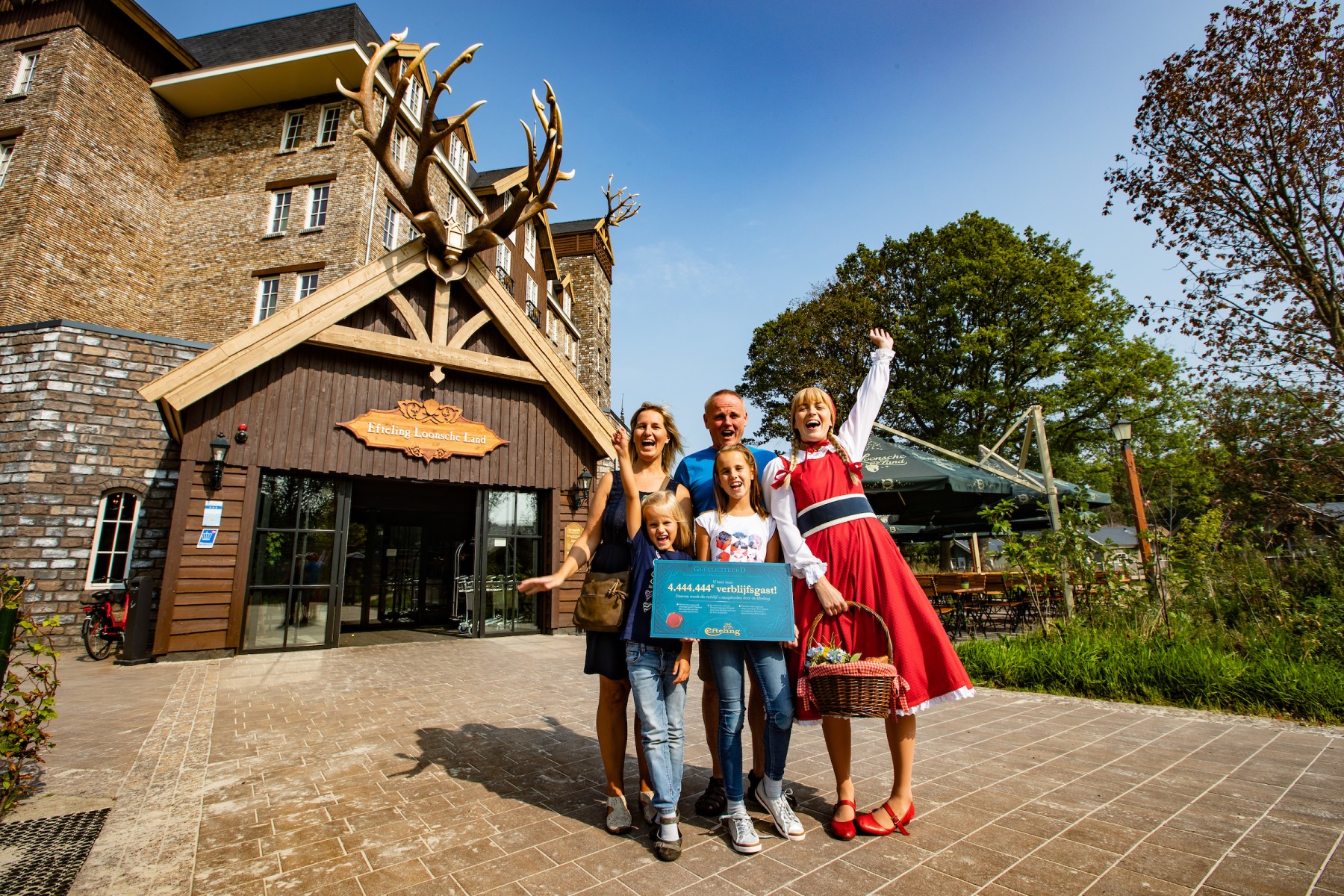 Der 4.444.444ste &Uuml;bernachtungsgast in der Welt von Efteling kommt aus Belgien