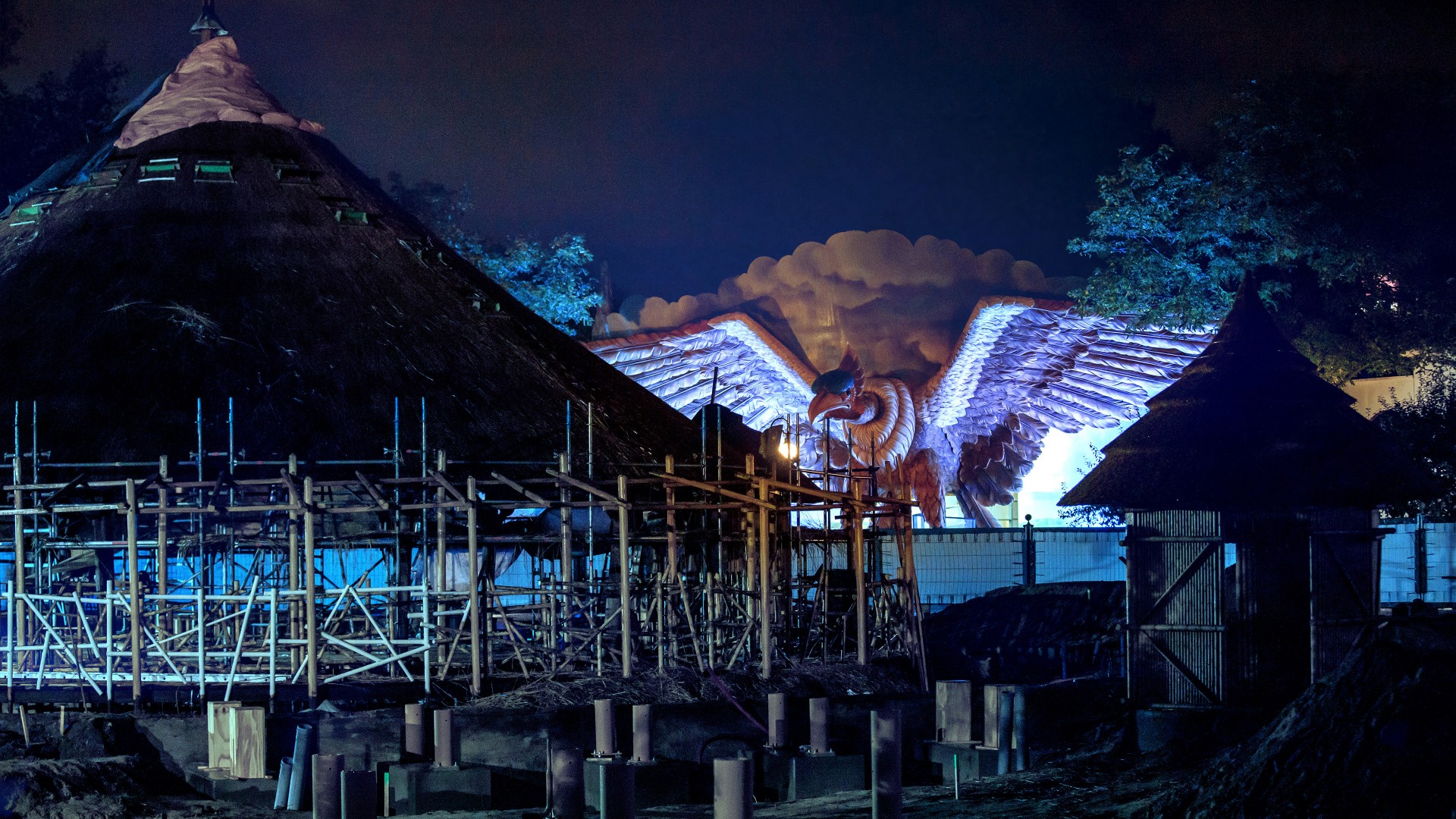 Efteling_Die Baustelle gegen&uuml;ber der Achterbahn Vogel Rok