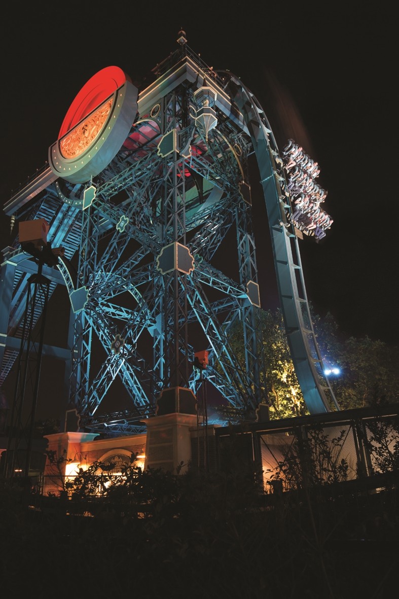Efteling - Dive Coaster Baron 1898 im Dunkeln