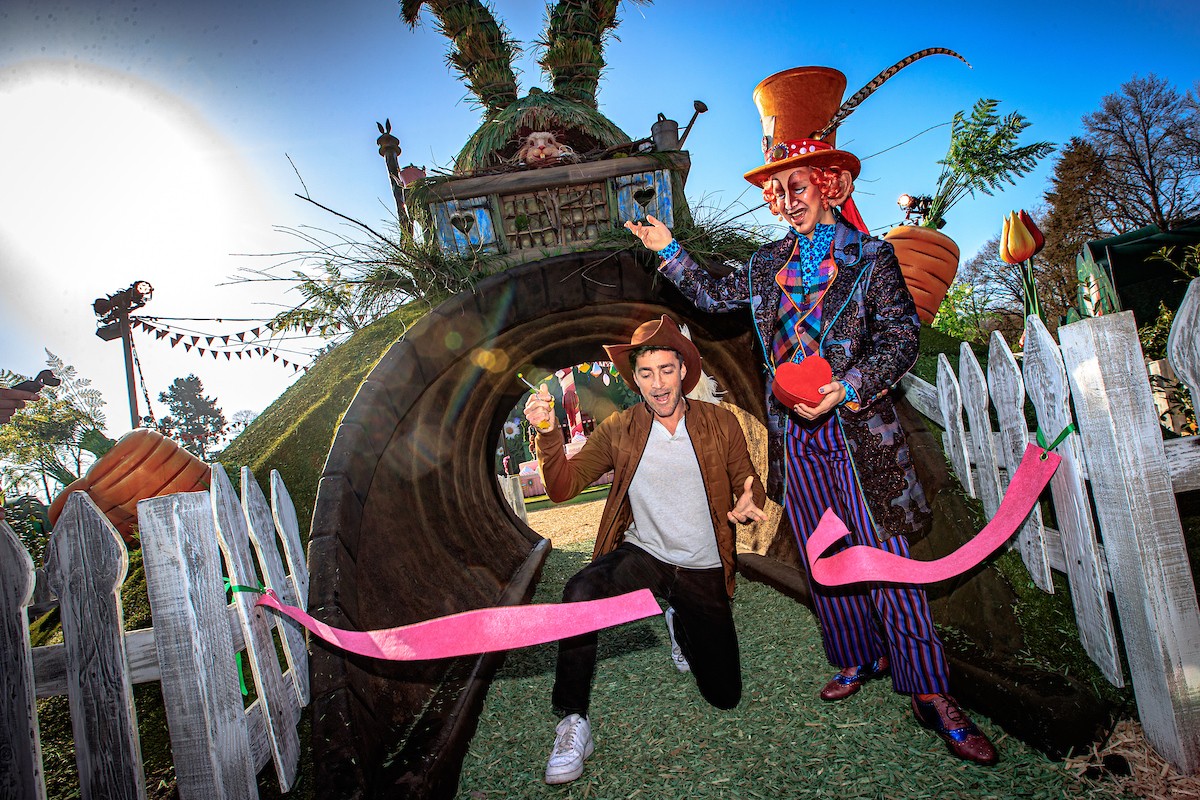 TV-Koch Hugo Kennis er&ouml;ffnet feierlich das Efteling Wonderland