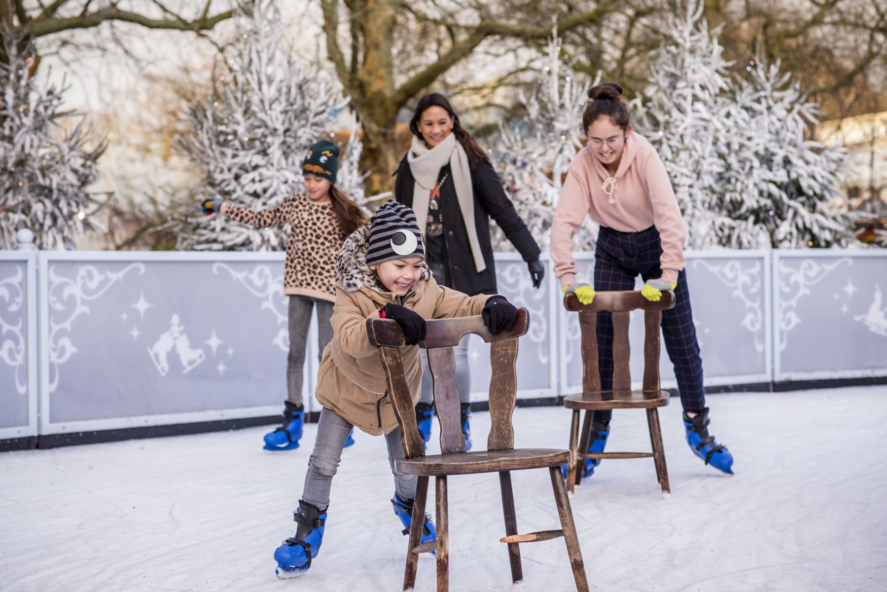 Winter Efteling - Schlittschuhlaufen am Eispalast