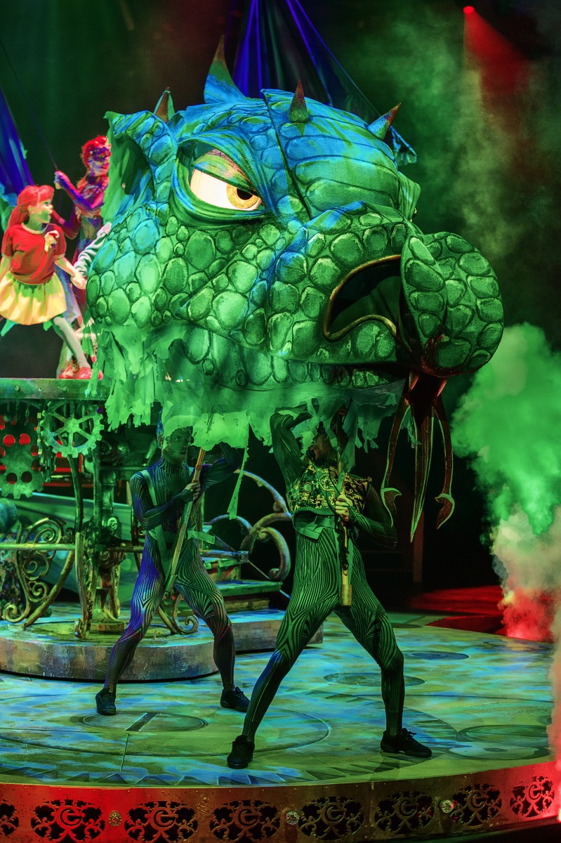 CARO &ndash; scene shot Dragon head