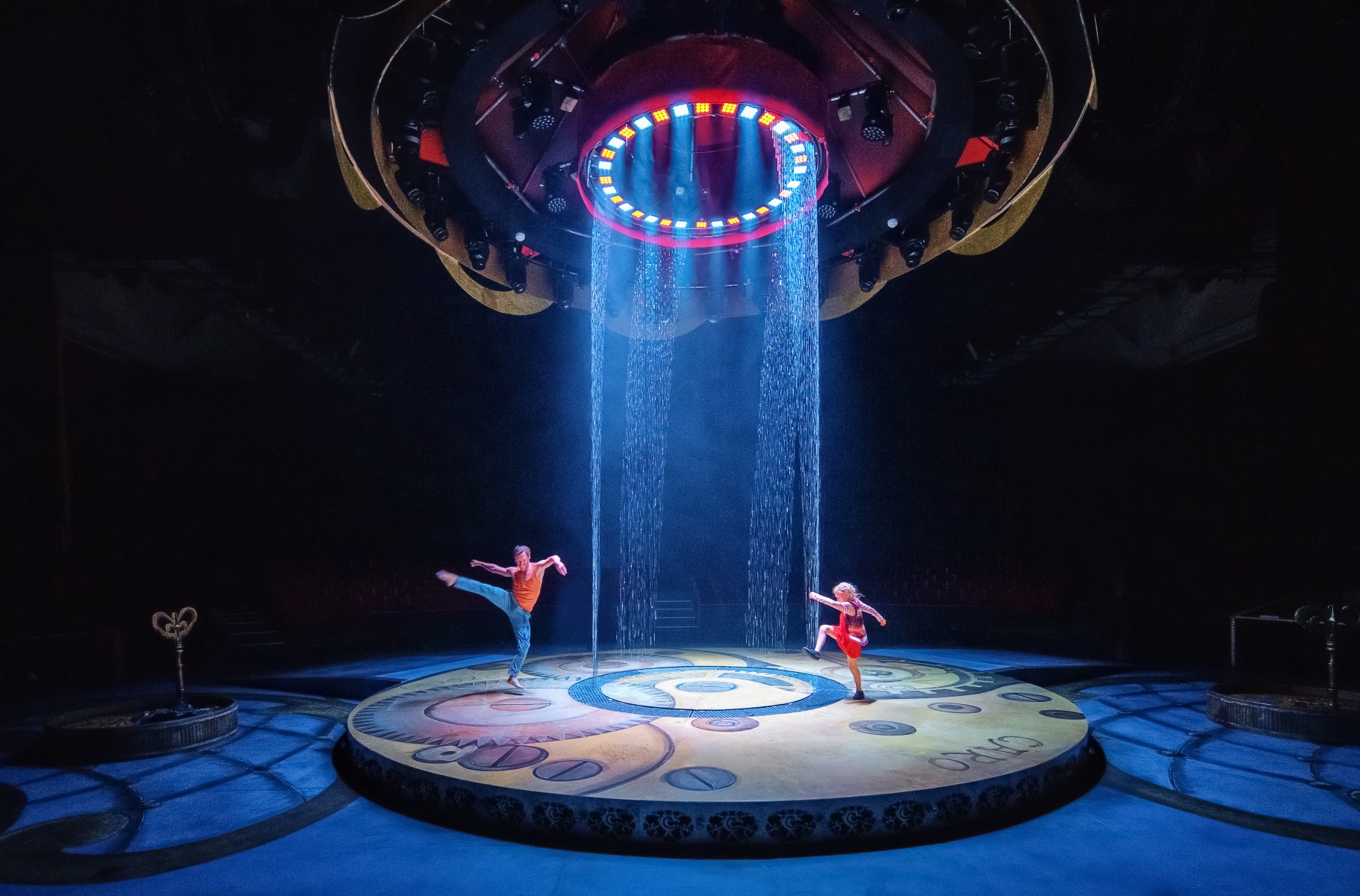 CARO &ndash; water scene dance