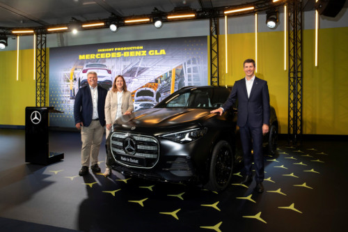 Produzione della Mercedes-Benz GLA nello stabilimento di Rastatt