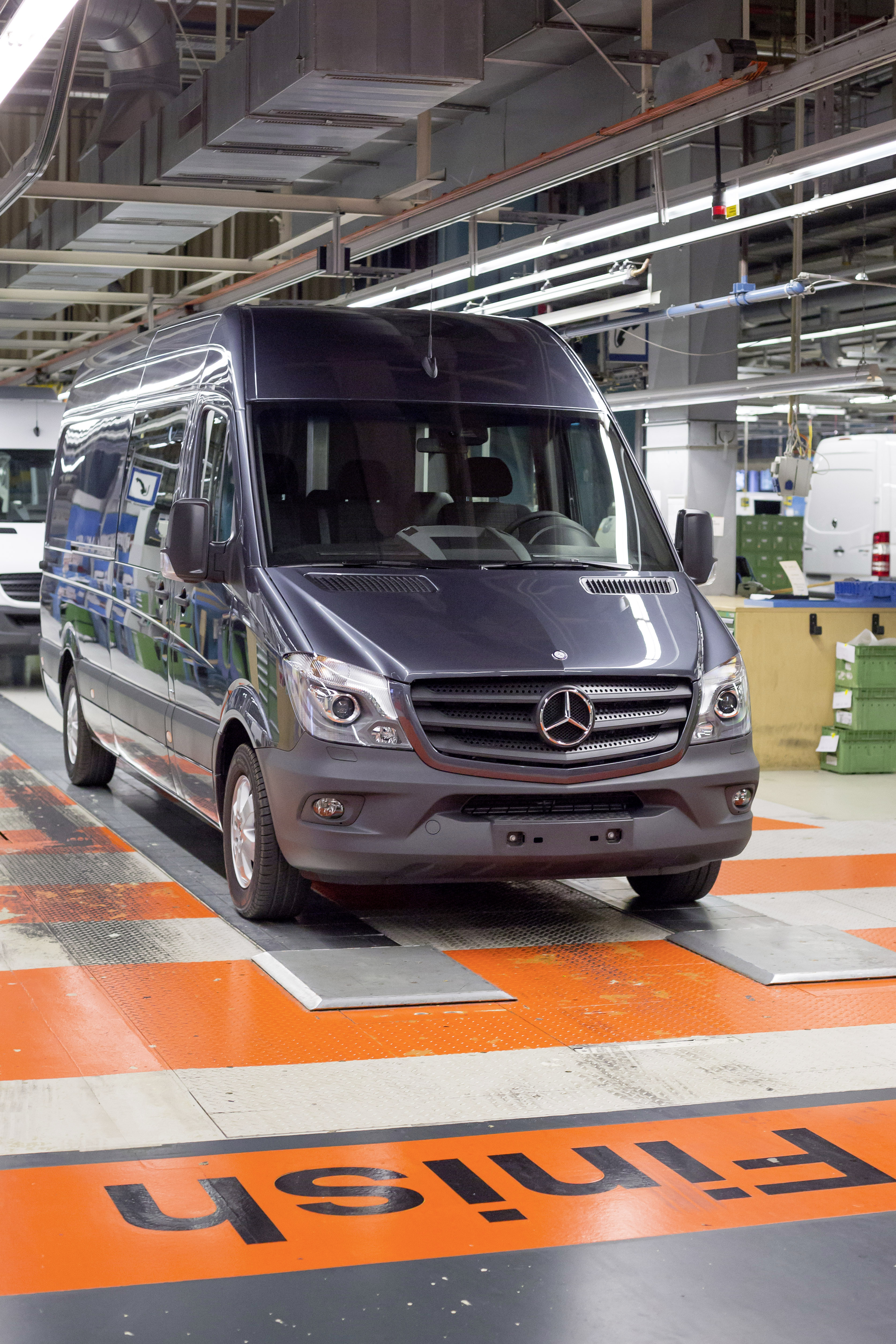 Mercedes-Benz Sprinter compie 20 anni
