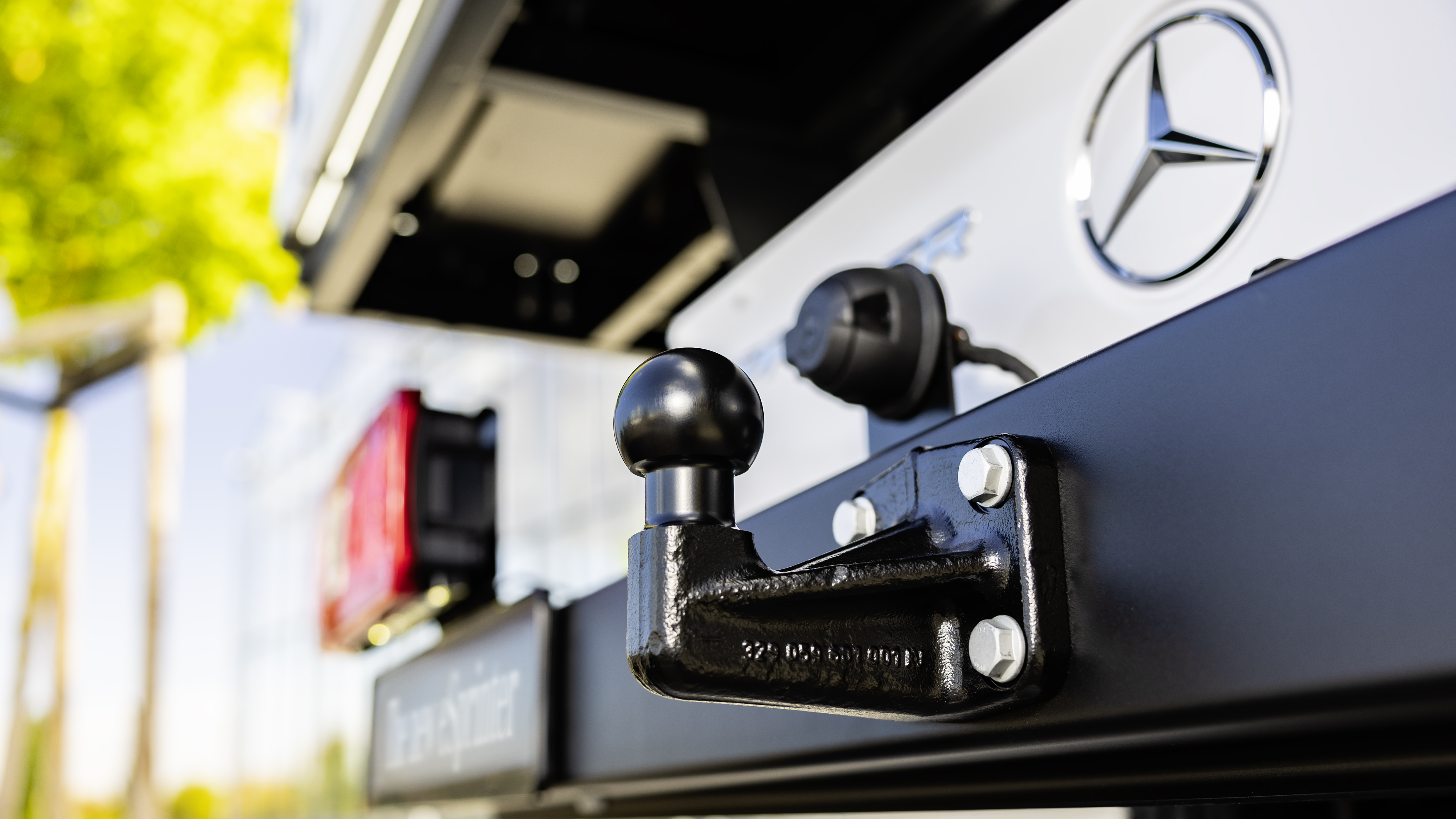 Il nuovo eSprinter: l'eVan Mercedes-Benz più versatile ed efficiente di ...