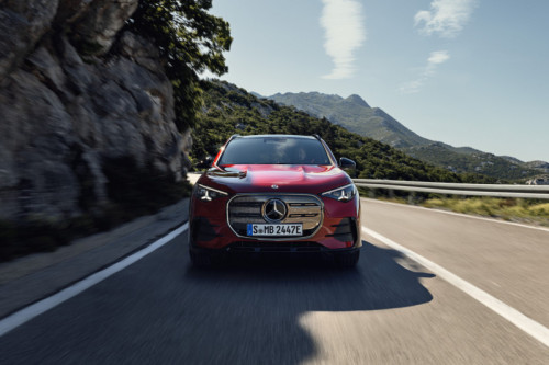 Mercedes-Benz GLA presentata nella comunicazione sul Salone di Parigi