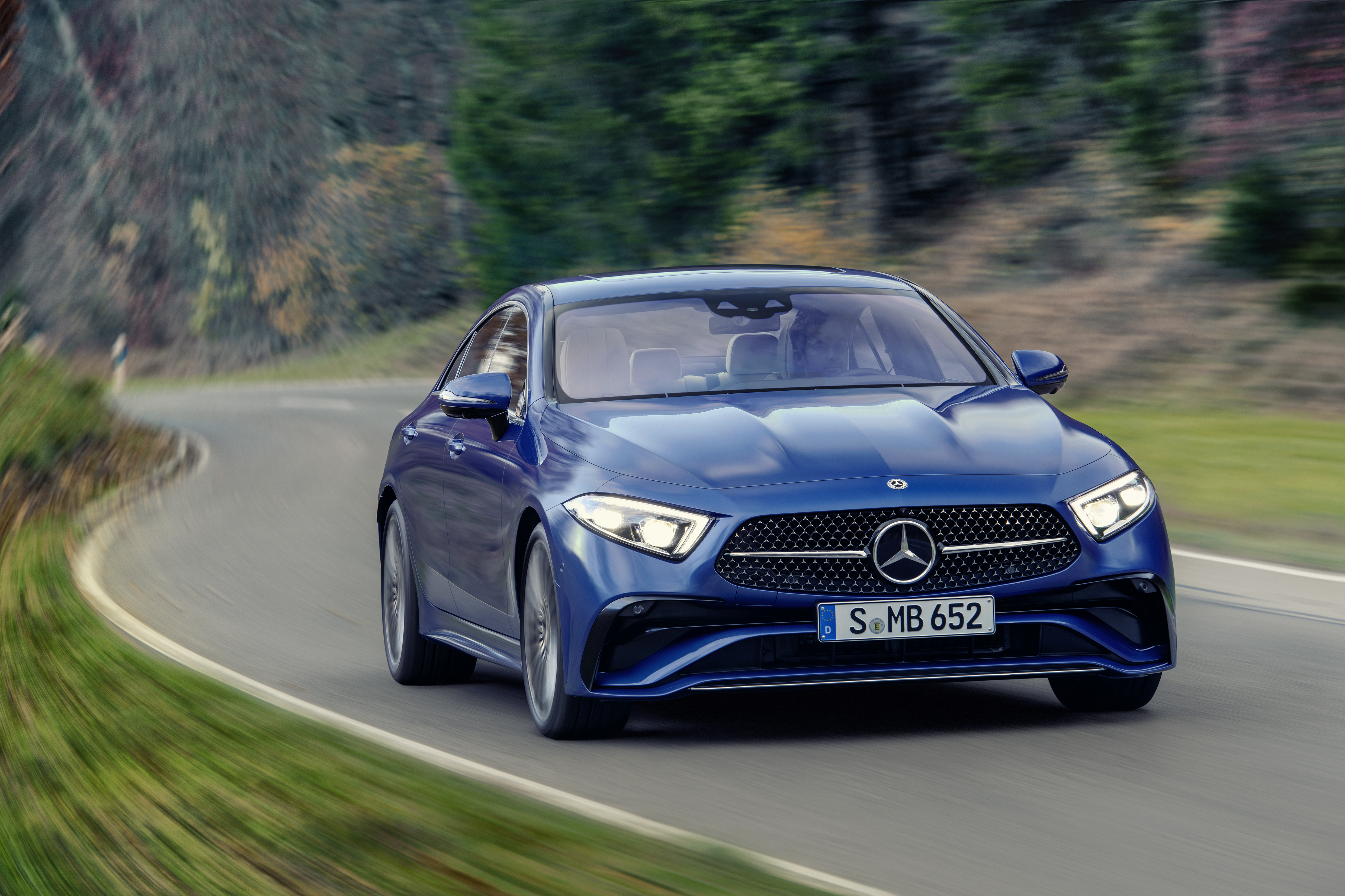Nuova CLS: due versioni, PREMIUM e PREMIUM PLUS, a partire da 89.448 euro