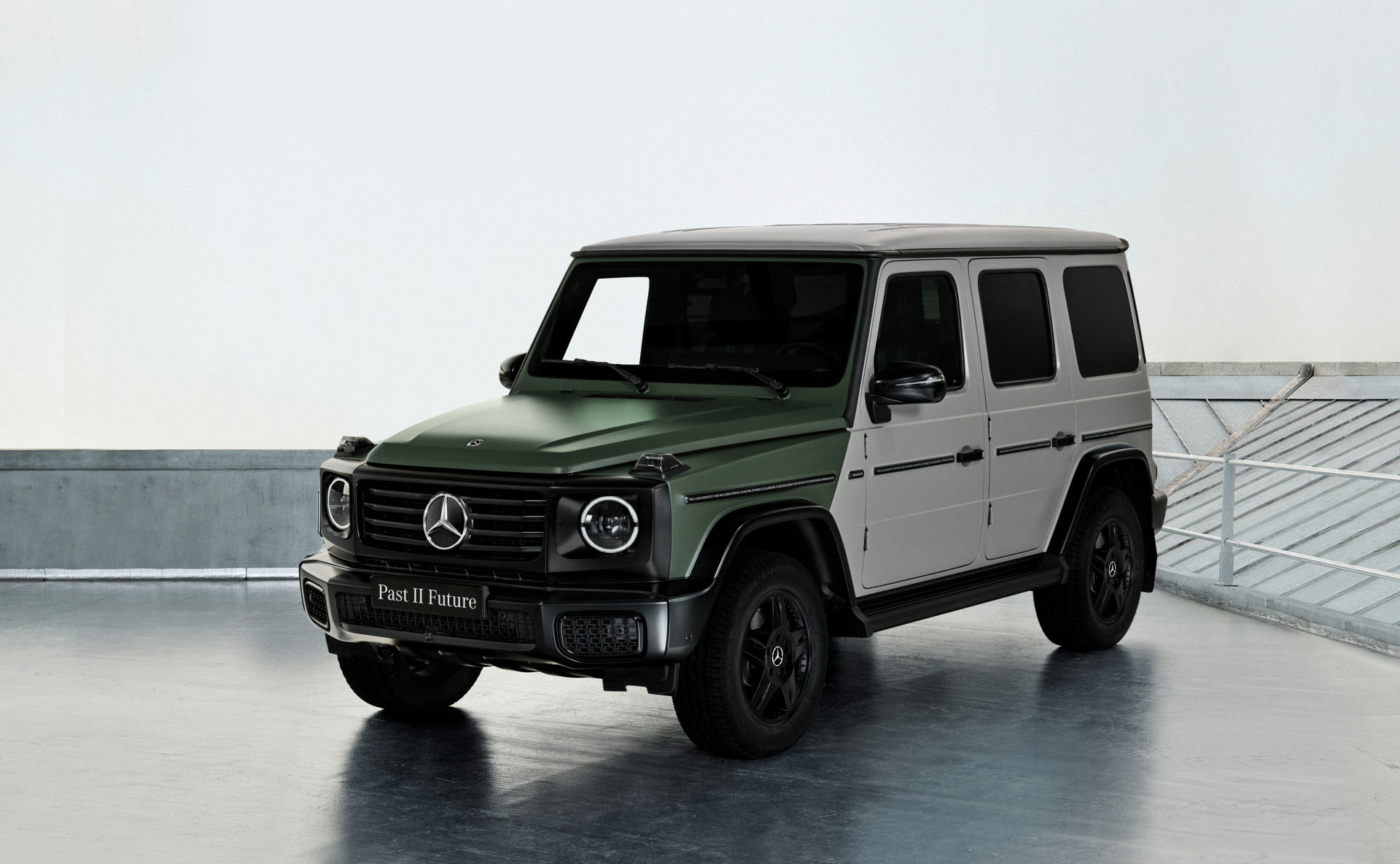 Mercedes-Benz G-Class Past II Future」を限定発売