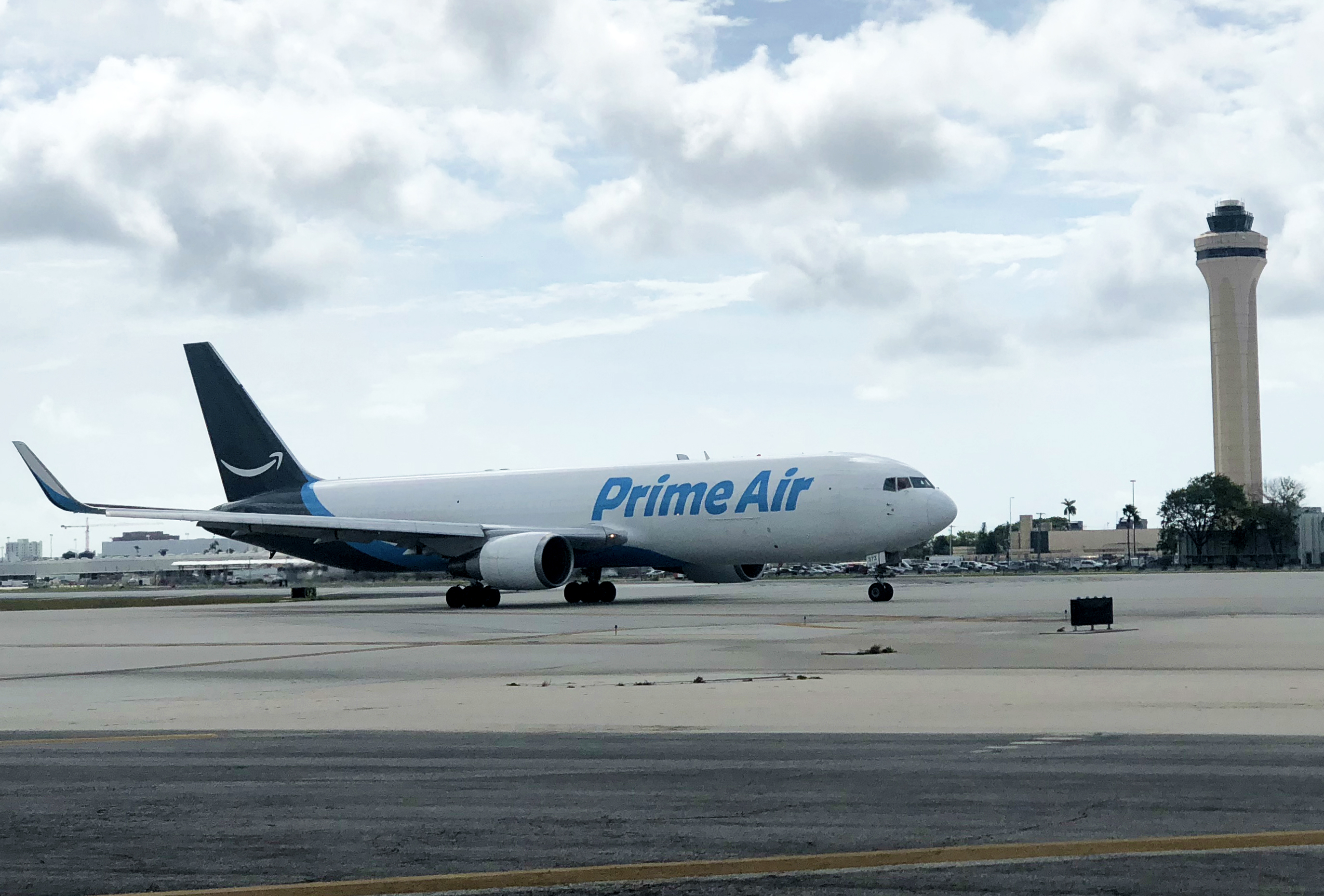 Amazon Flight Miami MIA welcomes Amazon Air as company continues to expand its air operations
