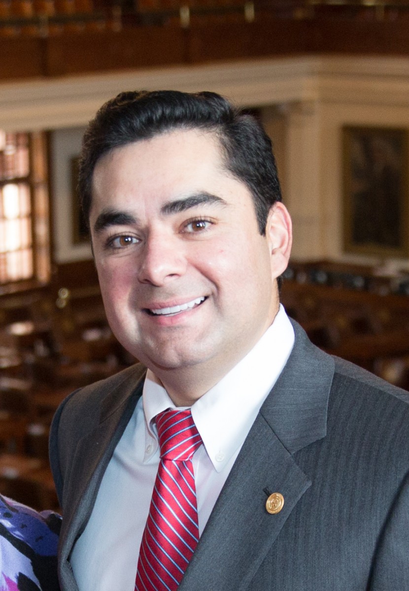 State Representative J.M. Lozano Addressing Fall 2017 Graduates at