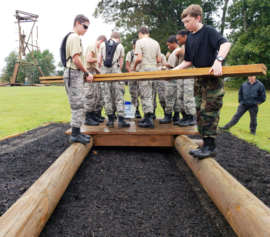 Kentucky Squadron Overcomes Ft. Campbell Obstacle Course