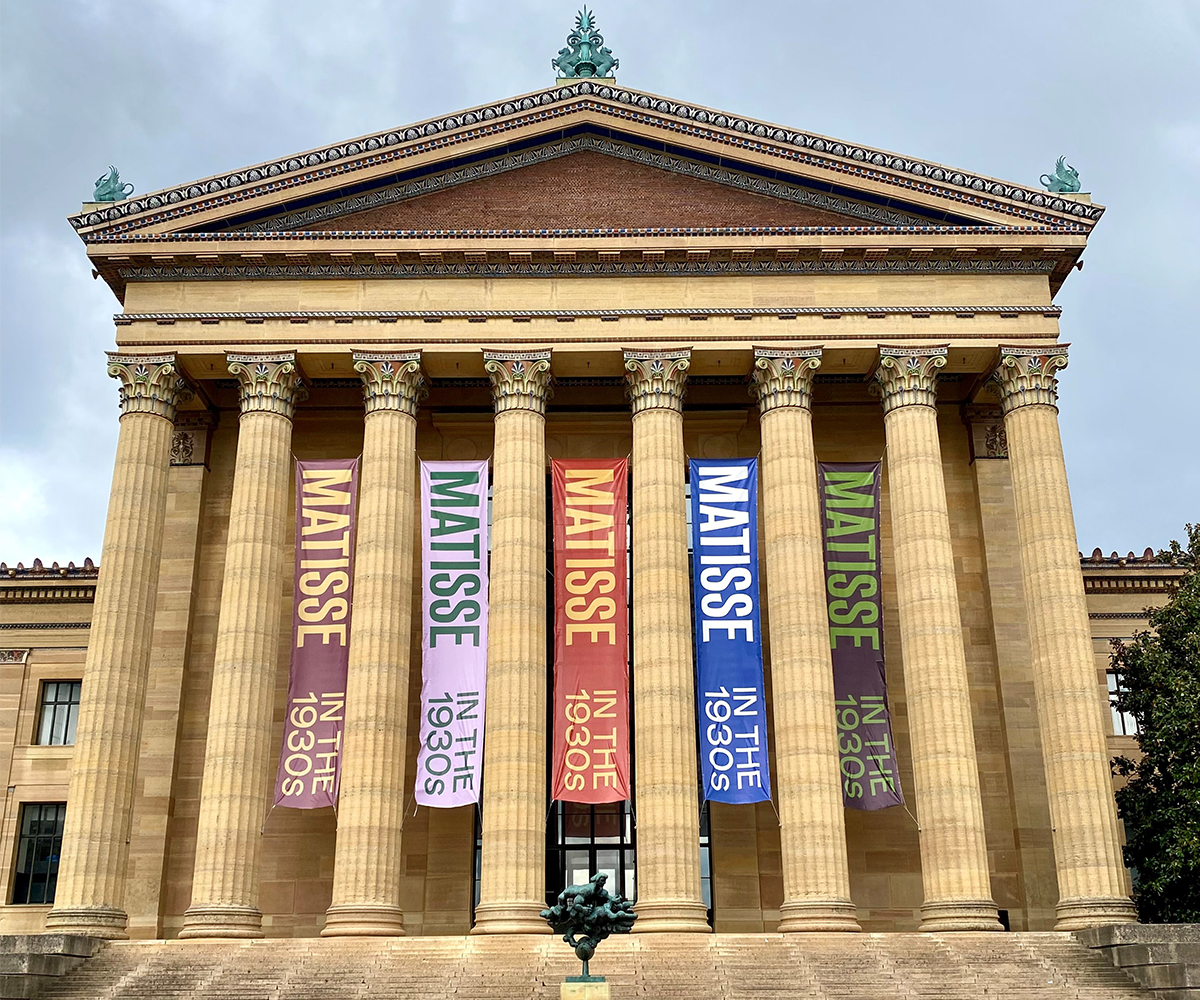 PAINT THE TOWN BLUE, BLUE, BLUE