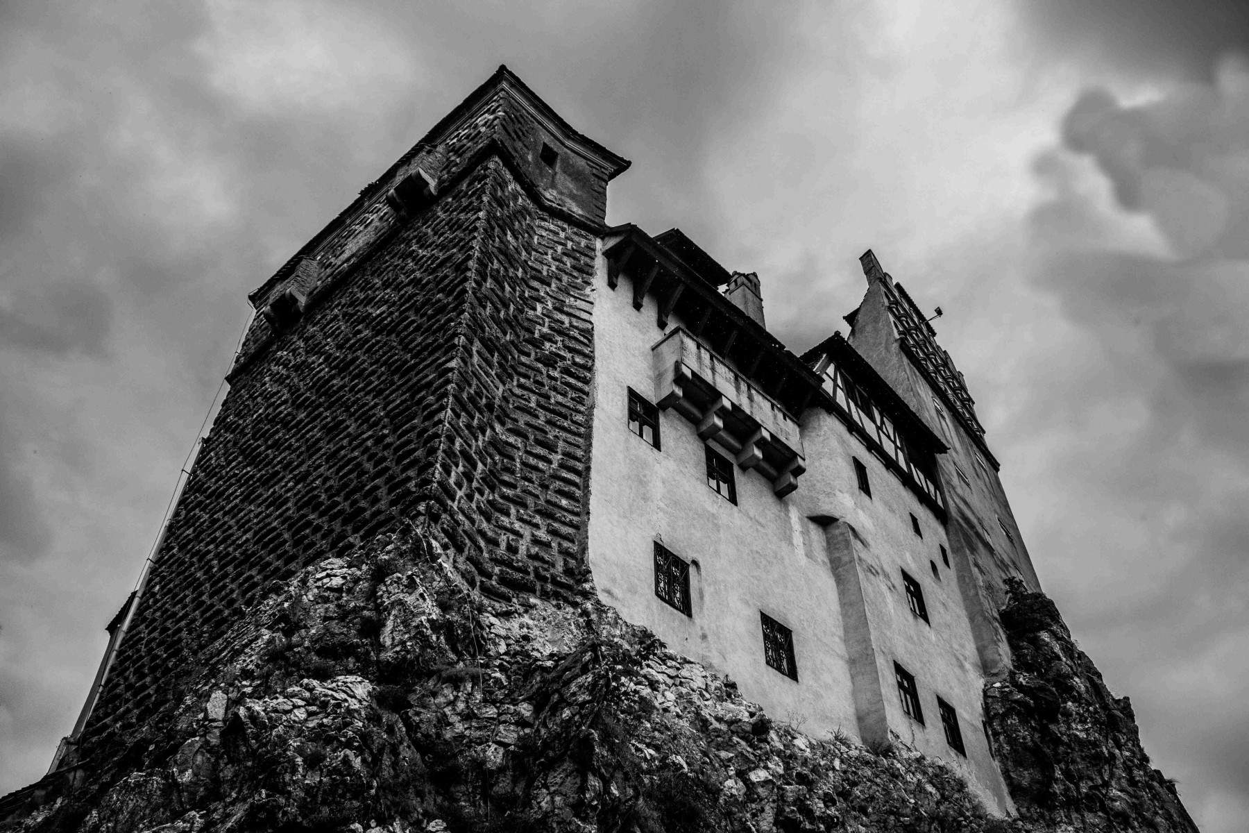 enjoy-halloween-in-europe-from-stansted