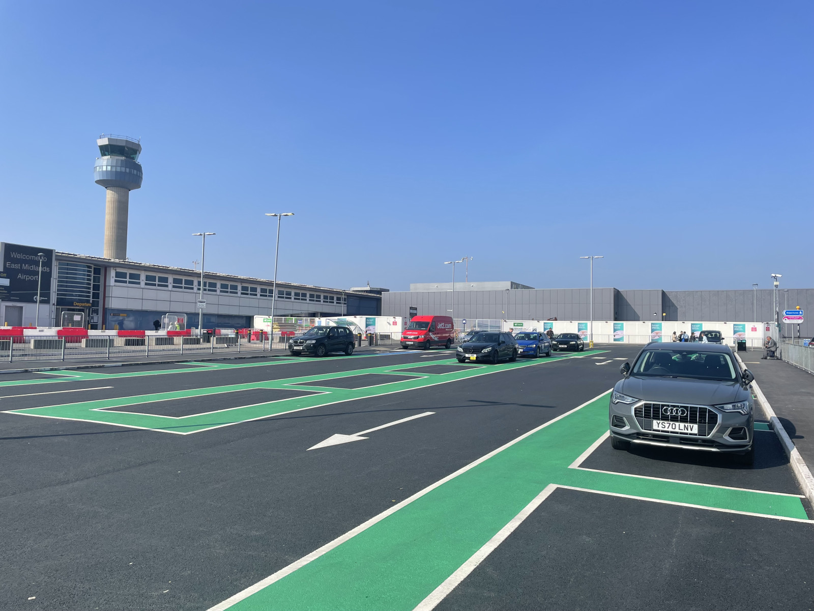 East Midlands Car Park Airport mediacentre.eastmidlandsairport.com