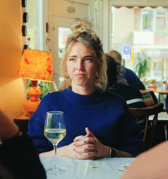 Anne van der Steen in Anne (32) zoekt vrienden