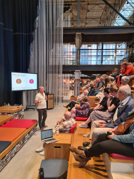 Mark de Graaf tijdens het openbaar college