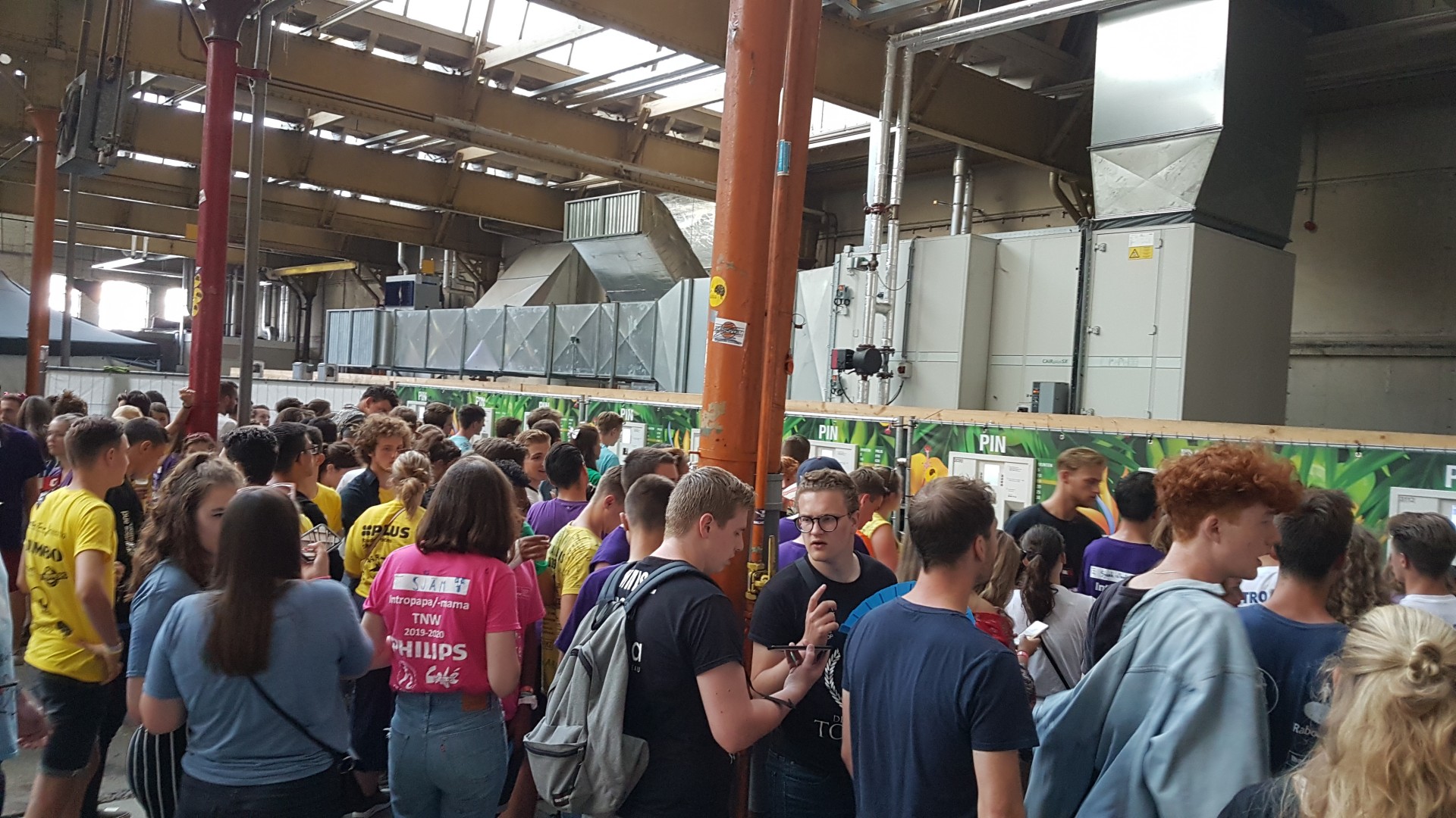 Activiteiten in de Wagenmakerij bij een eerder Purple Festival.