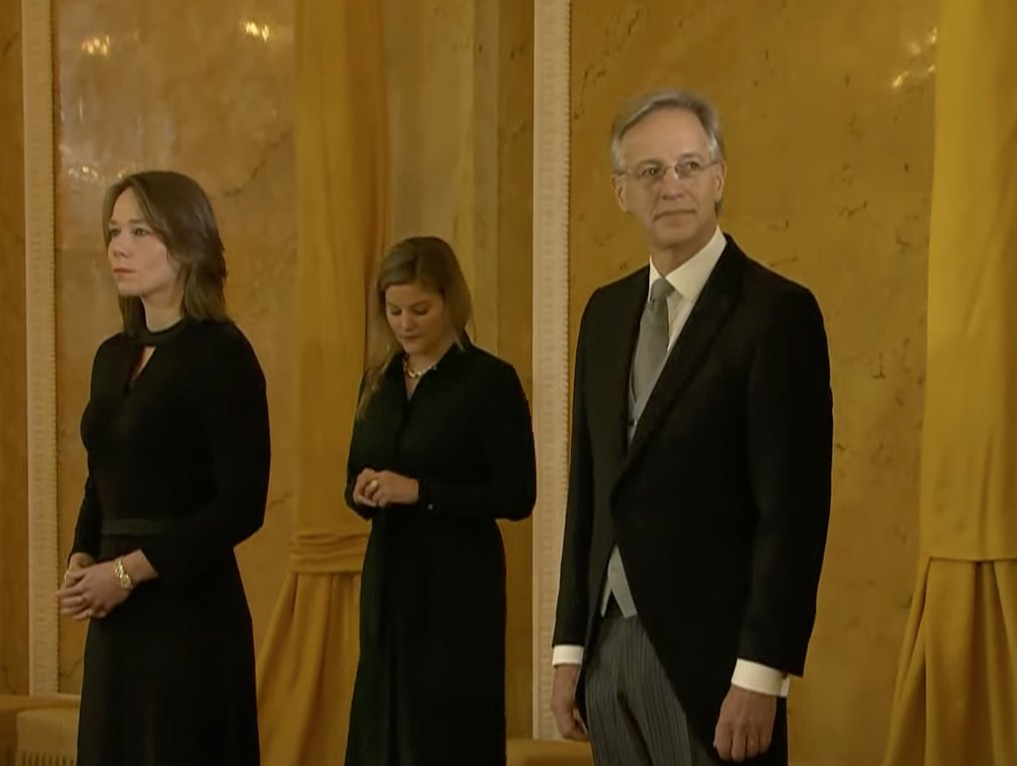 Robbert Dijkgraaf bij de beëdiging tot minister - still uit NOS-uitzending