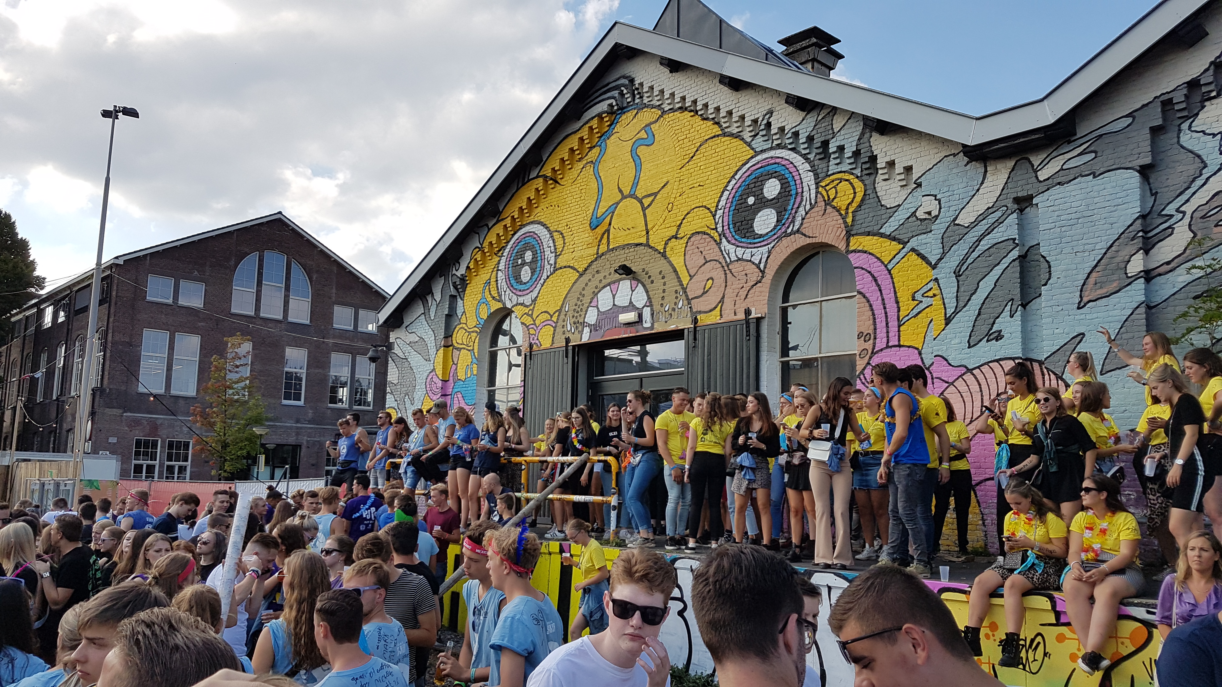 Het onderwijs is geen festival, stellen hogescholen en universiteiten.