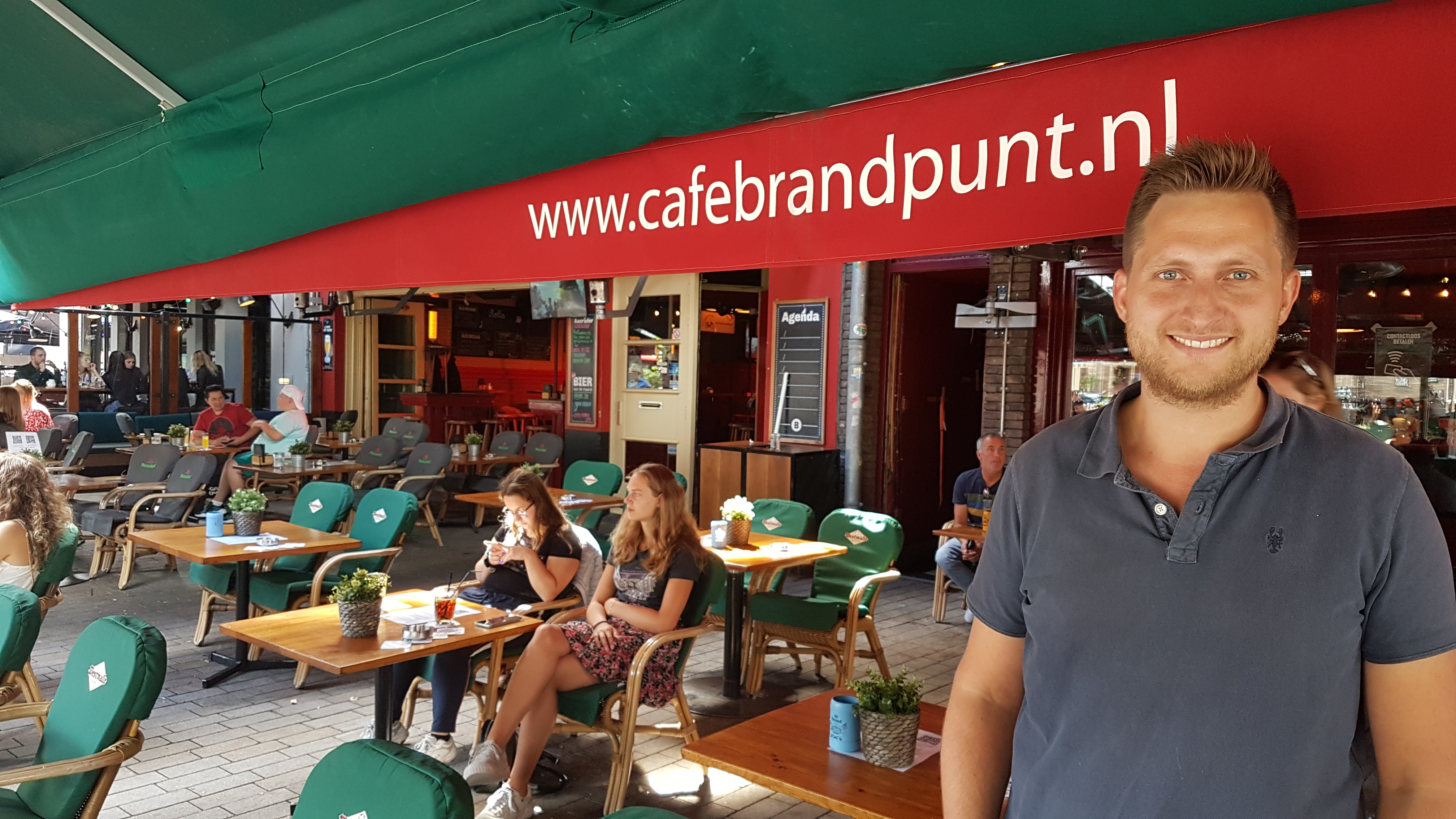 Melvin Rijkenbarg, bedrijfsleider van de cafés Brandpunt en Bolle in Tilburg.