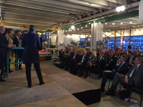 Volle zaal in het Klokgebouw.