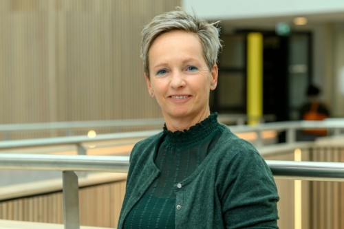 Esther van Deelen