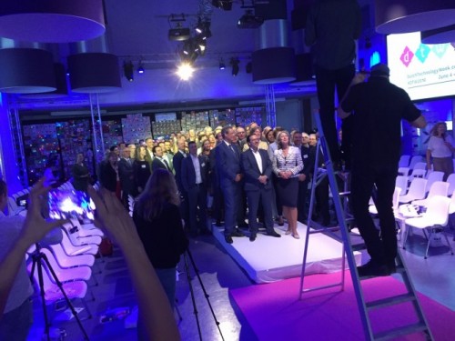 Allemaal op de foto voor het Brainport-akkoord