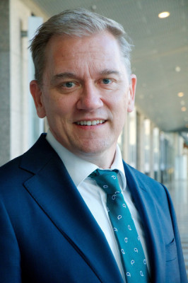 Minister Eppo Bruins